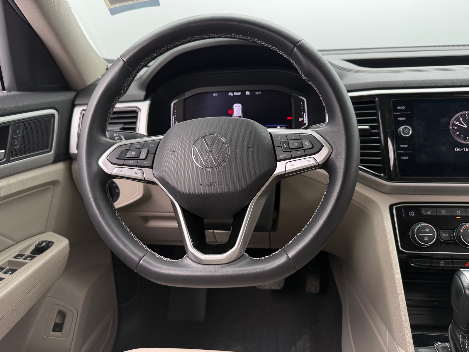 Thumbnail: 2022 Volkswagen Atlas - 4