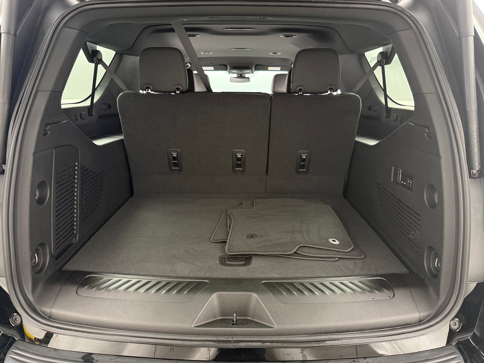 Thumbnail: 2022 Chevrolet Suburban - 6