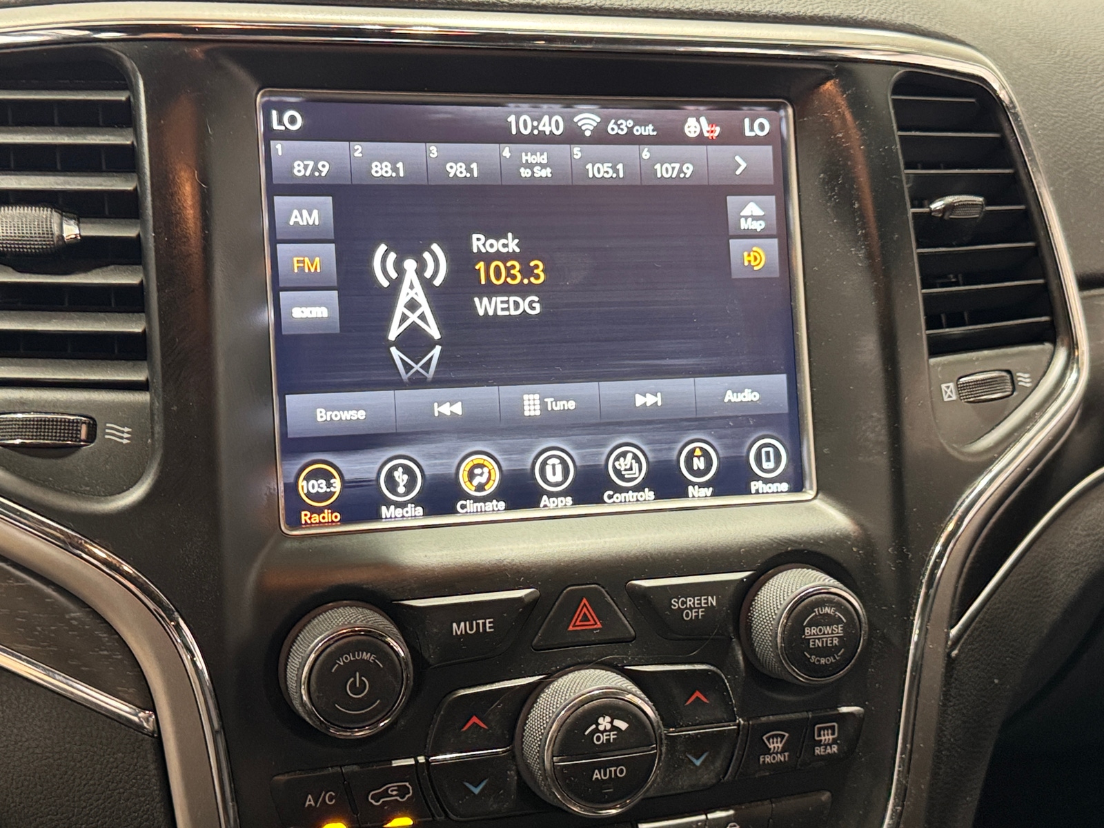 Thumbnail: 2018 Jeep Grand Cherokee - 3