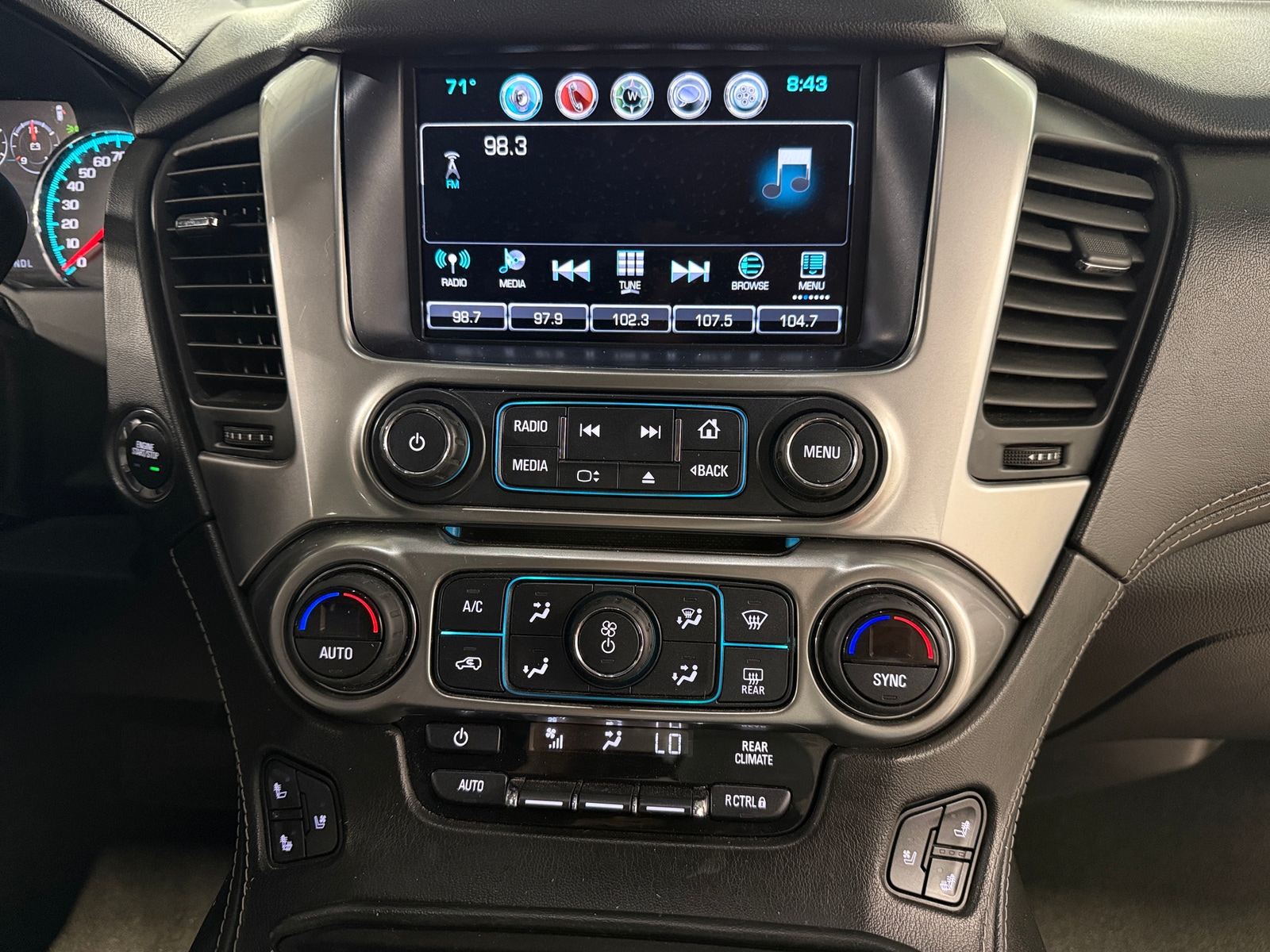 Thumbnail: 2017 Chevrolet Suburban - 3