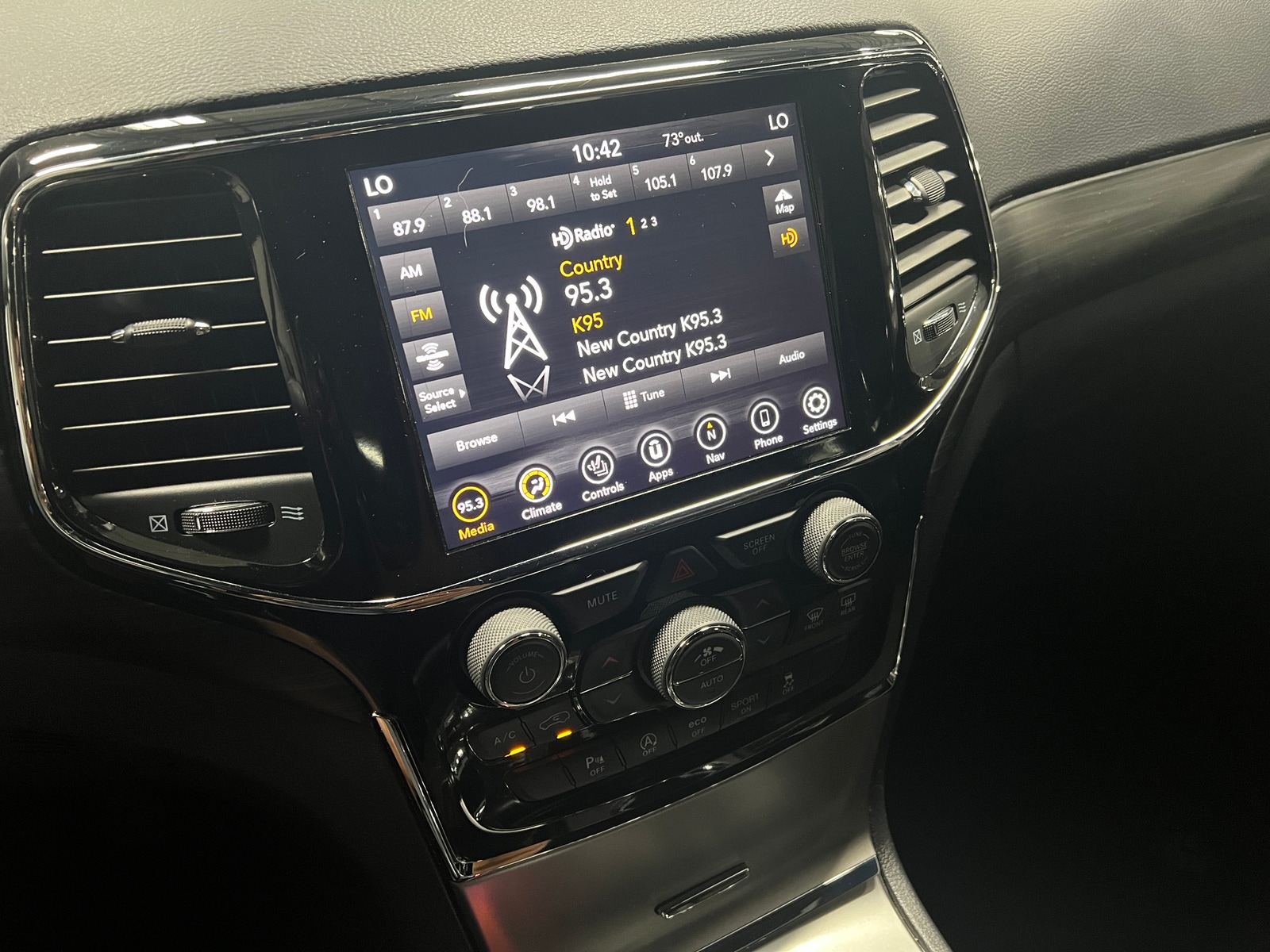 Thumbnail: 2020 Jeep Grand Cherokee - 4