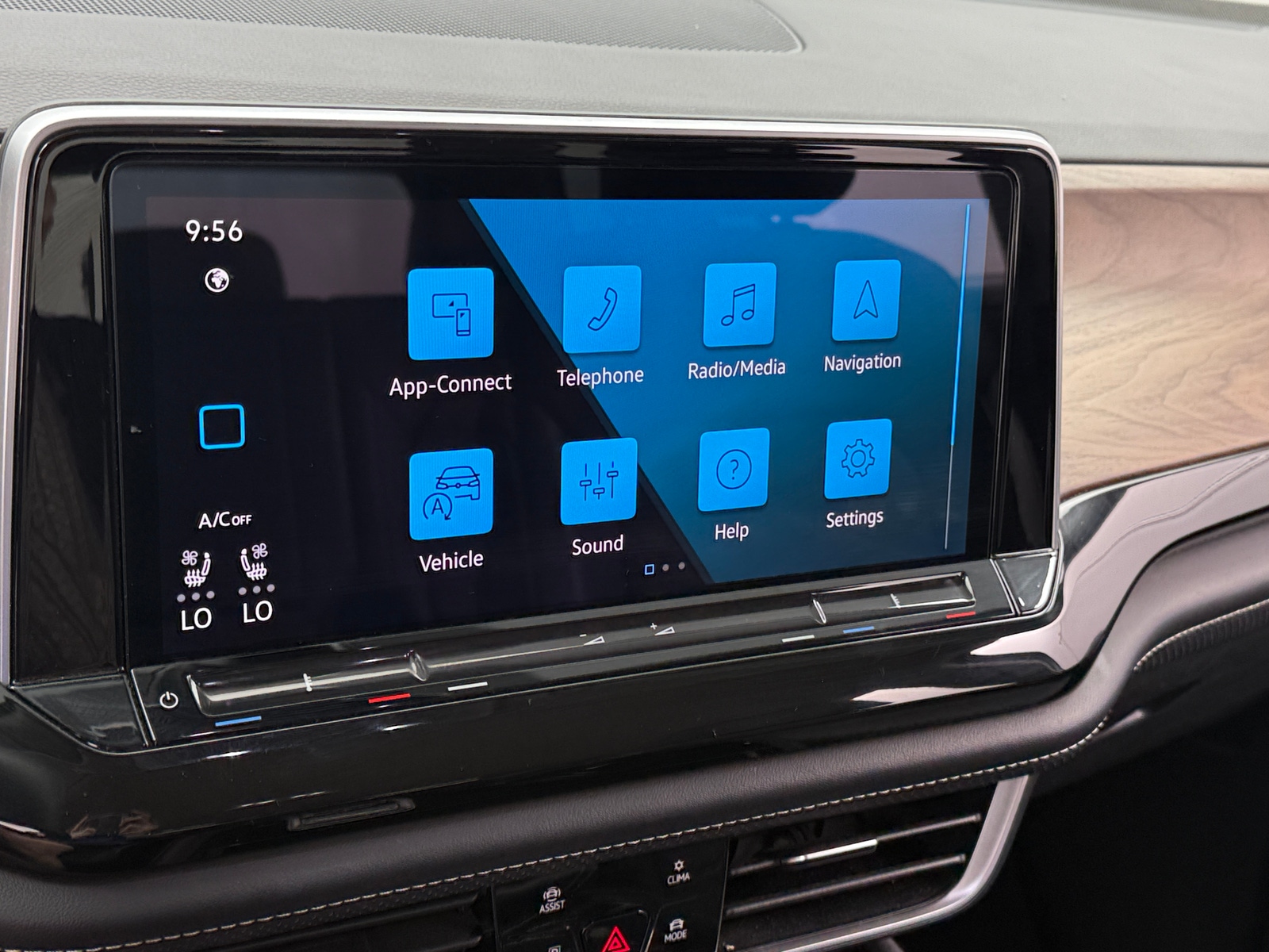 Thumbnail: 2025 Volkswagen Atlas - 3