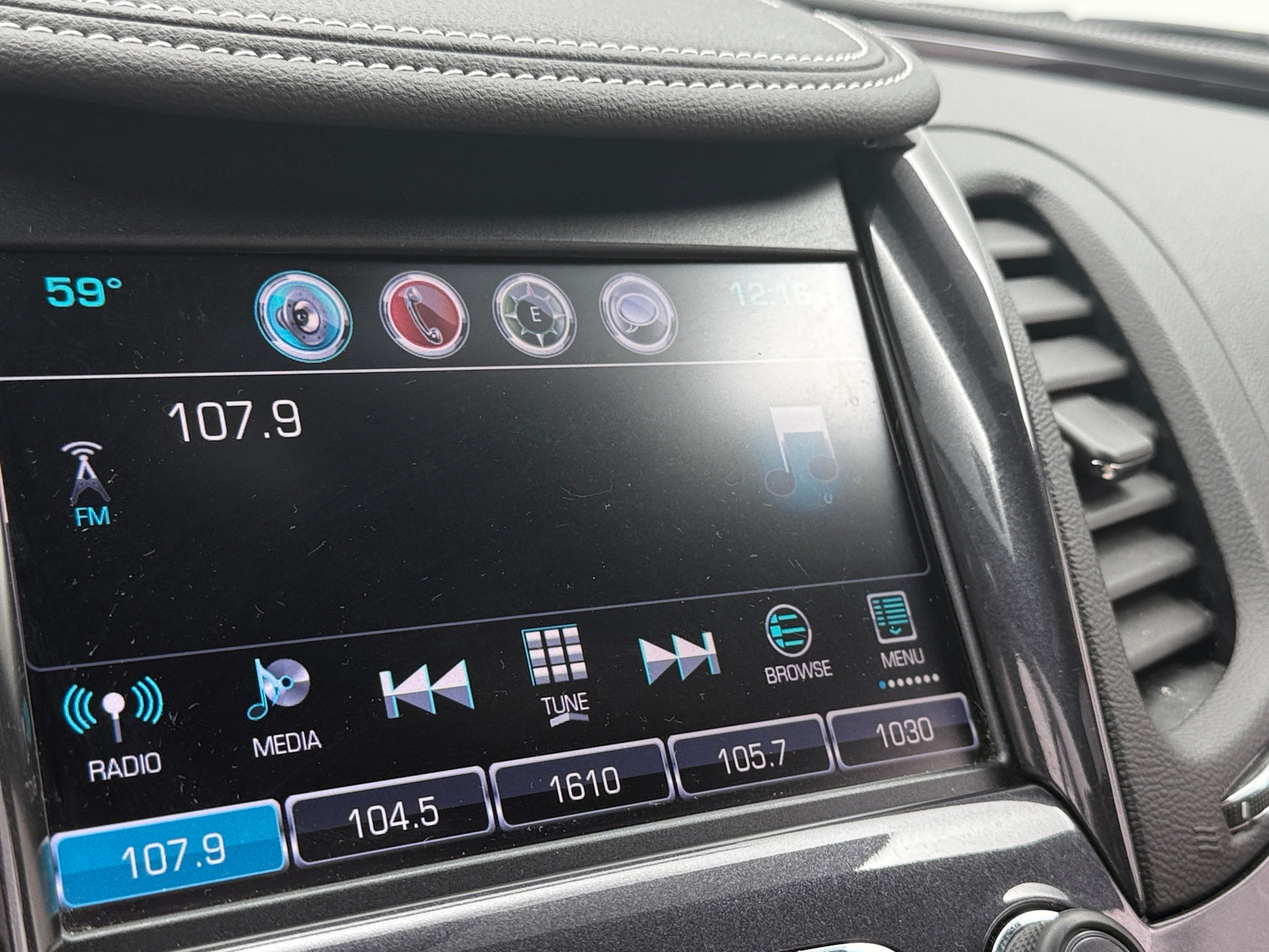 Thumbnail: 2017 Chevrolet Impala - 3