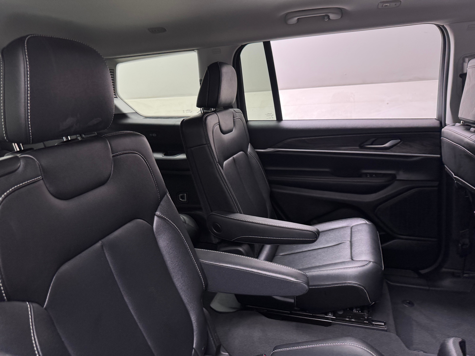 Thumbnail: 2023 Jeep Grand Cherokee L - 5