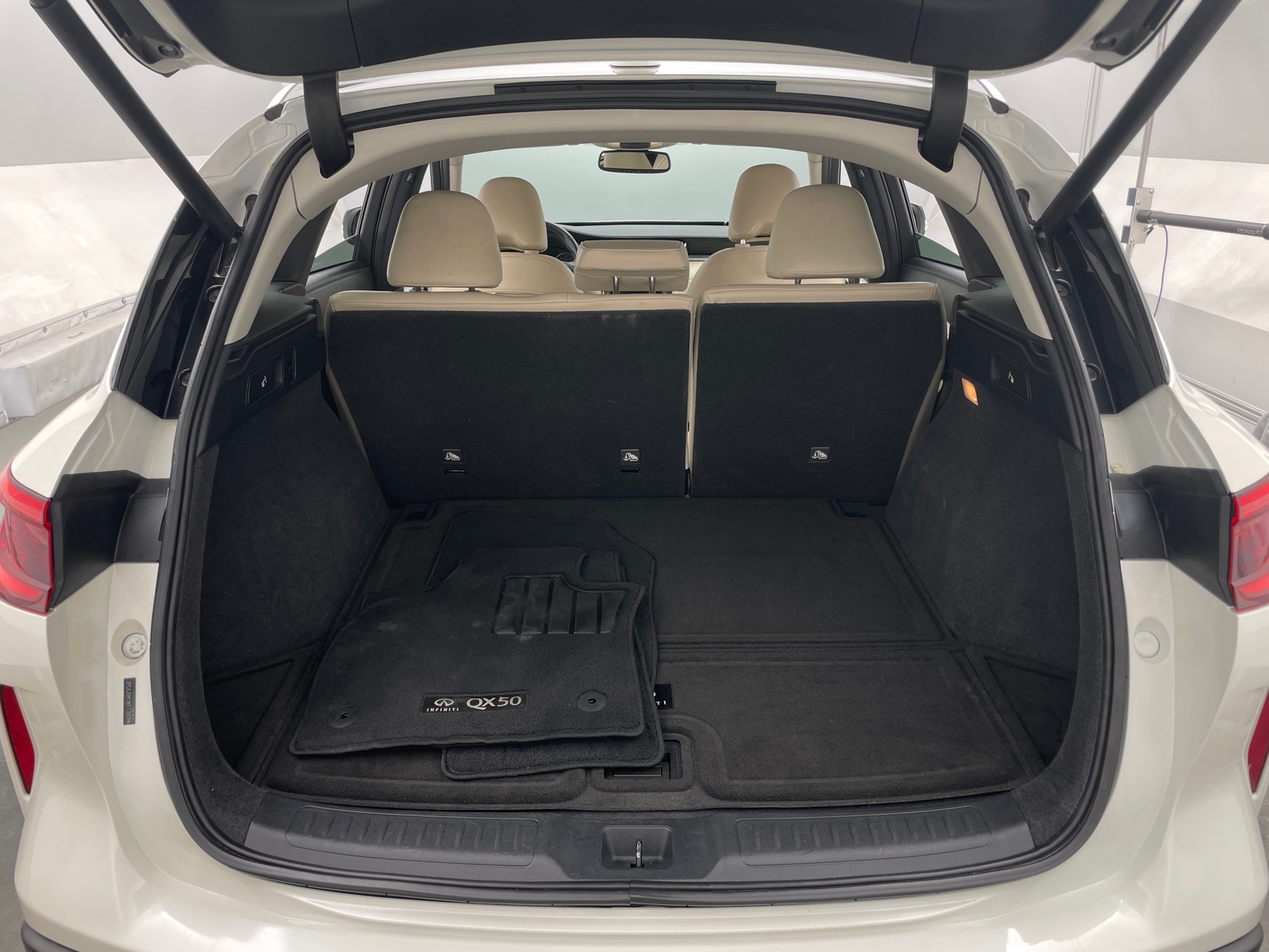 Thumbnail: 2019 INFINITI QX50 - 6