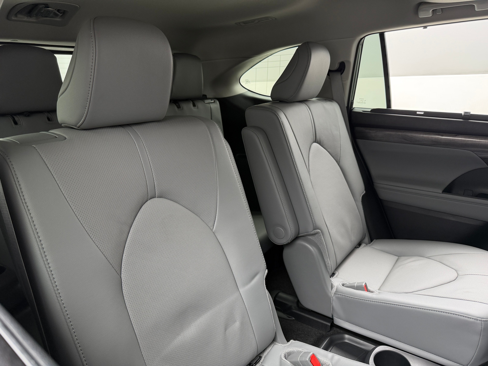 Thumbnail: 2025 Toyota Highlander - 5
