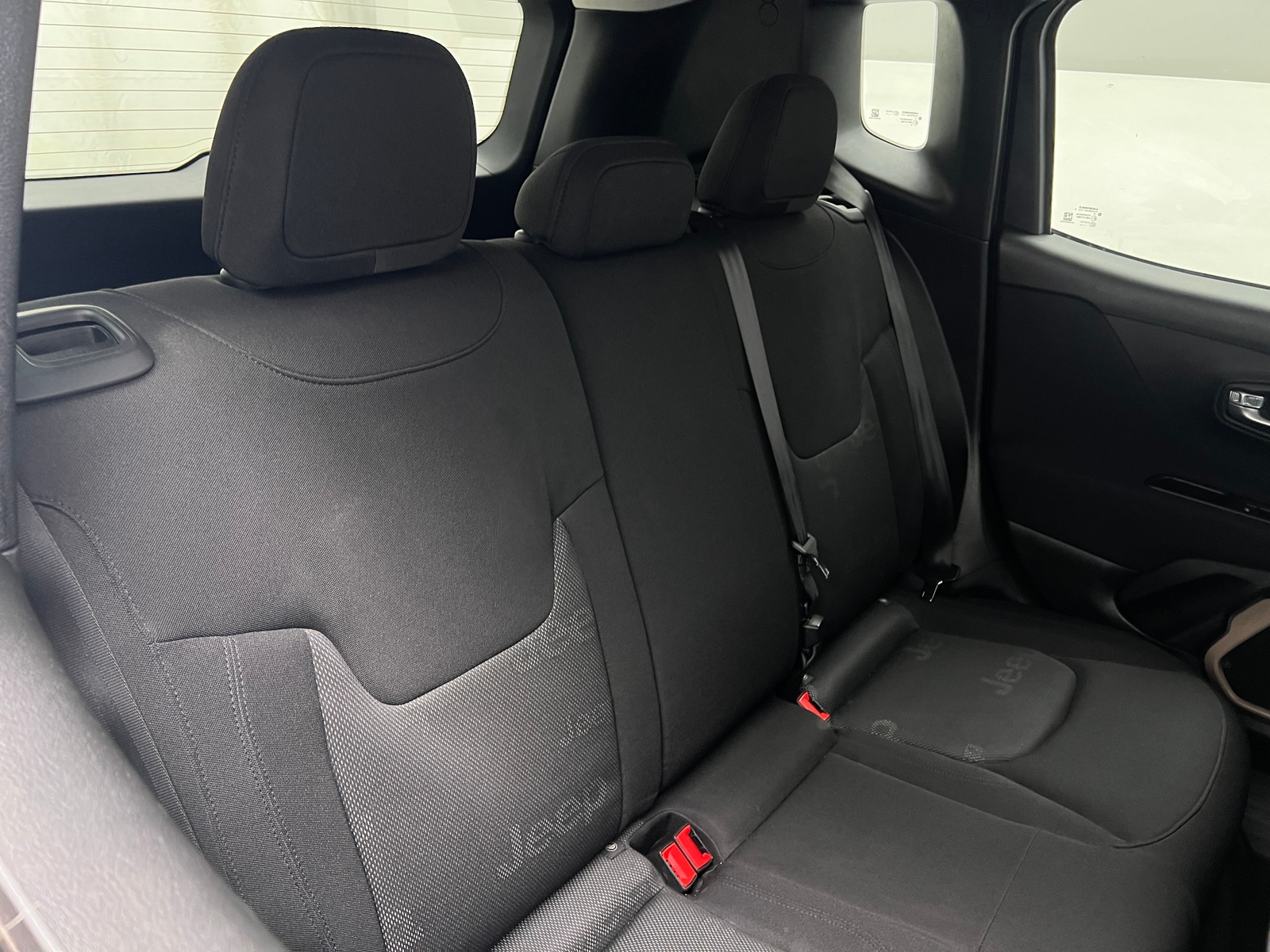 Thumbnail: 2016 Jeep Renegade - 6