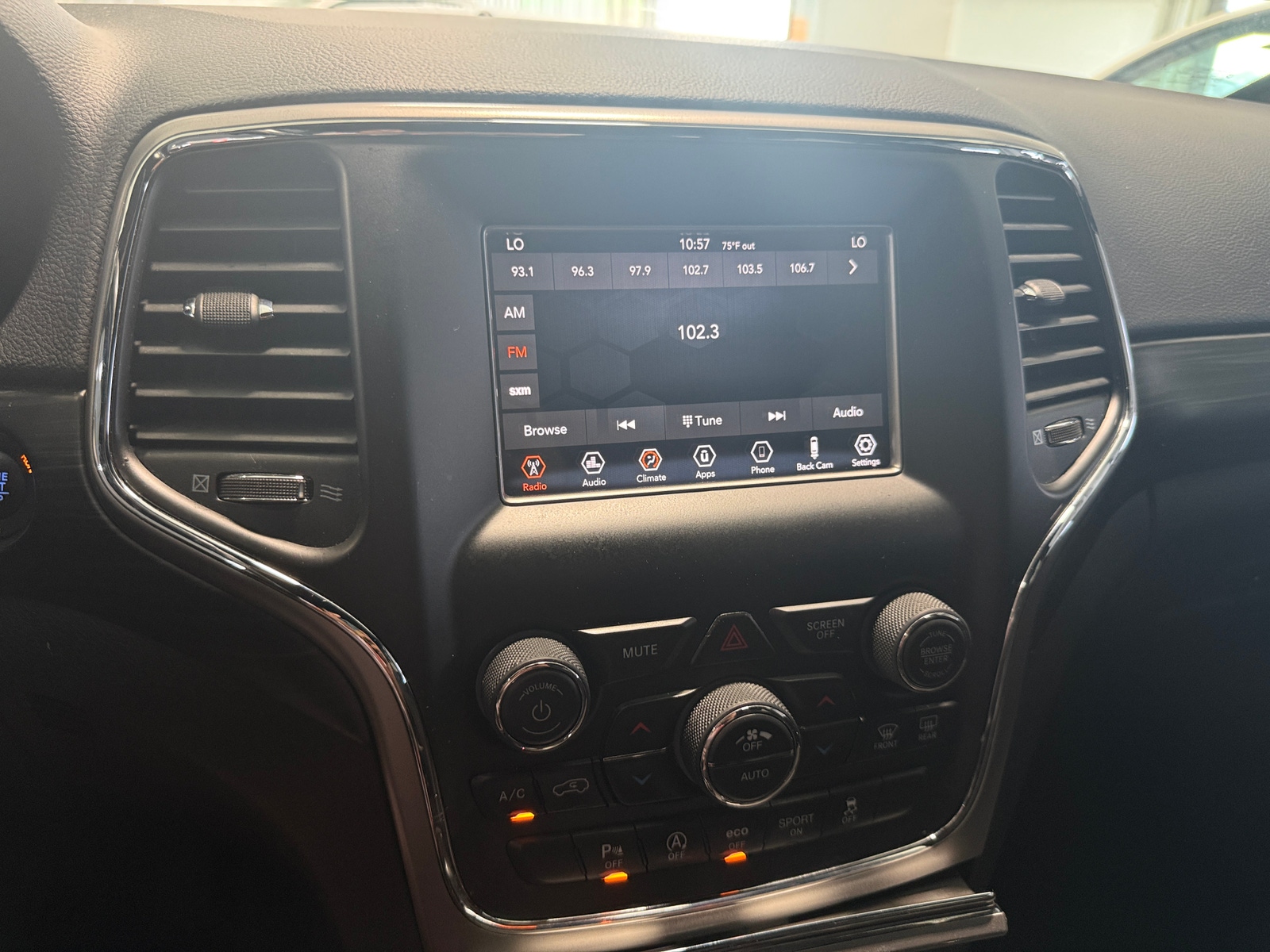 Thumbnail: 2019 Jeep Grand Cherokee - 4