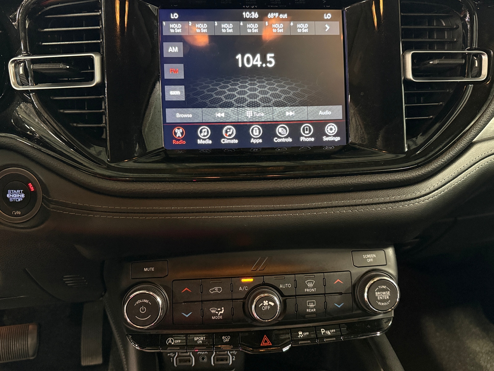 Thumbnail: 2022 Dodge Durango - 4