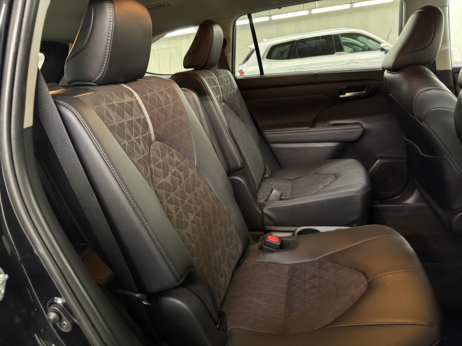 Thumbnail: 2024 Toyota Highlander - 5