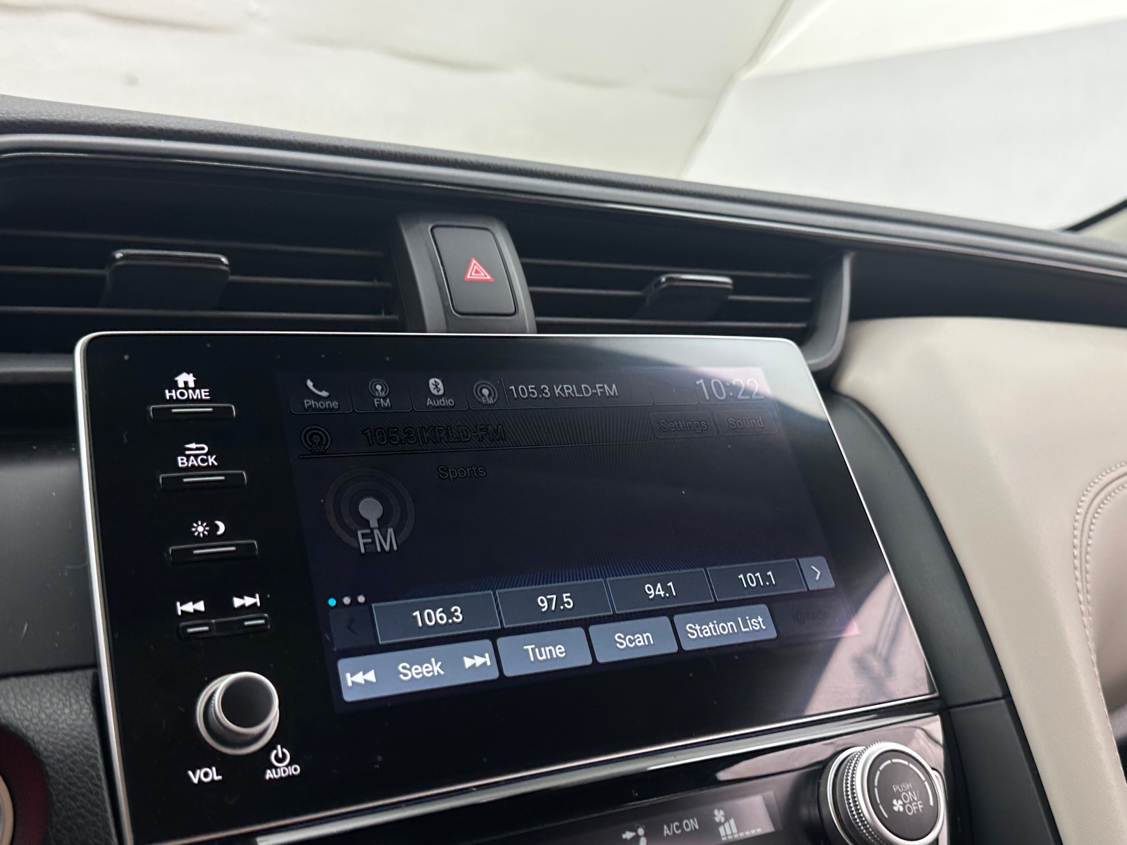 Thumbnail: 2022 Honda Insight - 4