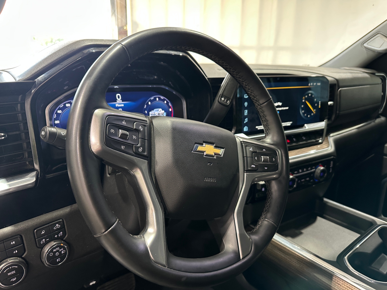 Thumbnail: 2024 Chevrolet Silverado 2500 - 4