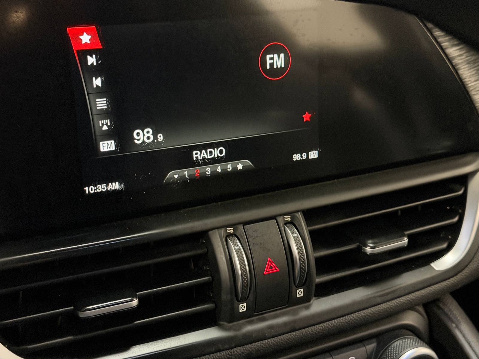 Thumbnail: 2019 Alfa Romeo Giulia - 3