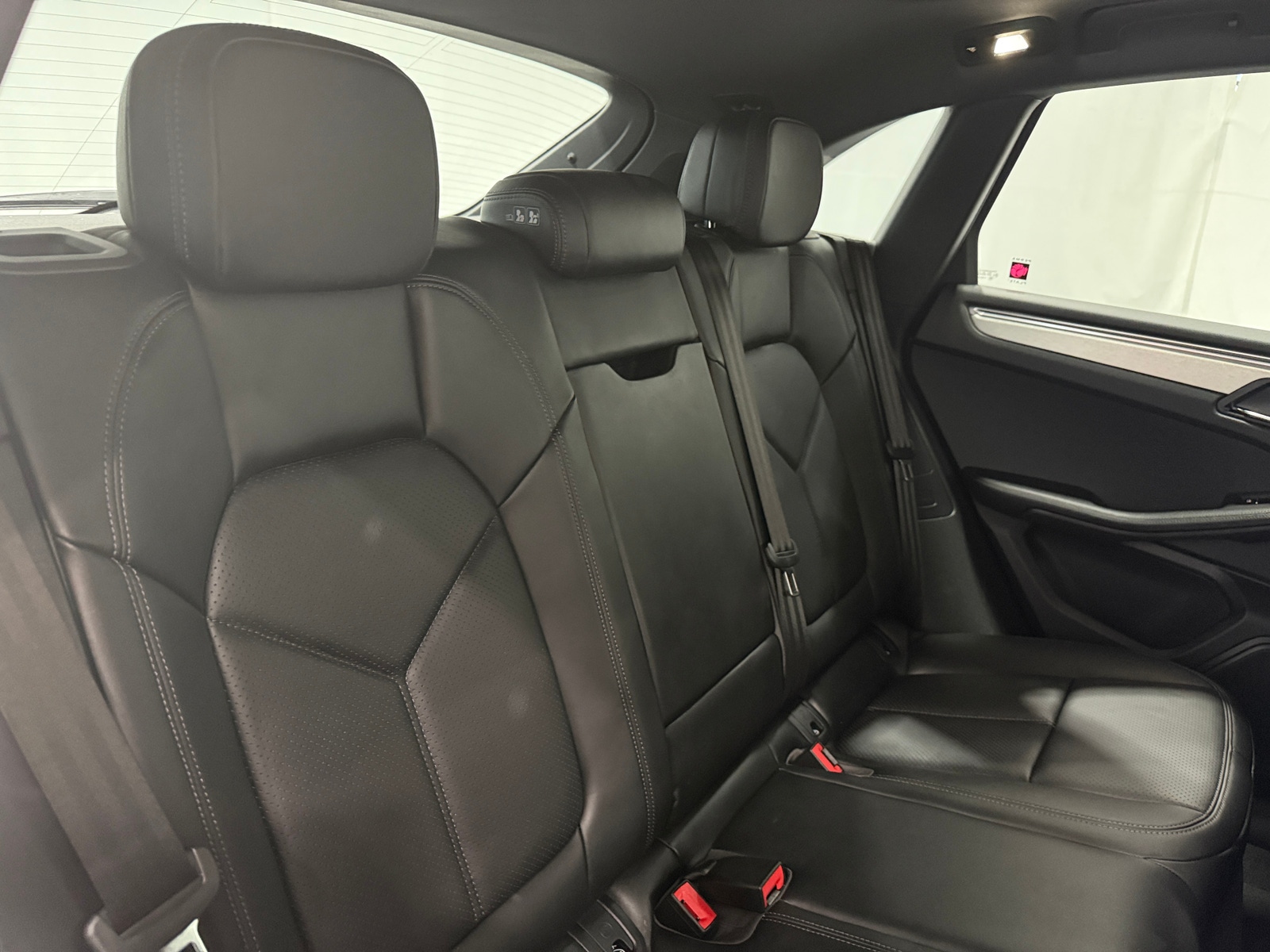 Thumbnail: 2024 Porsche Macan - 5