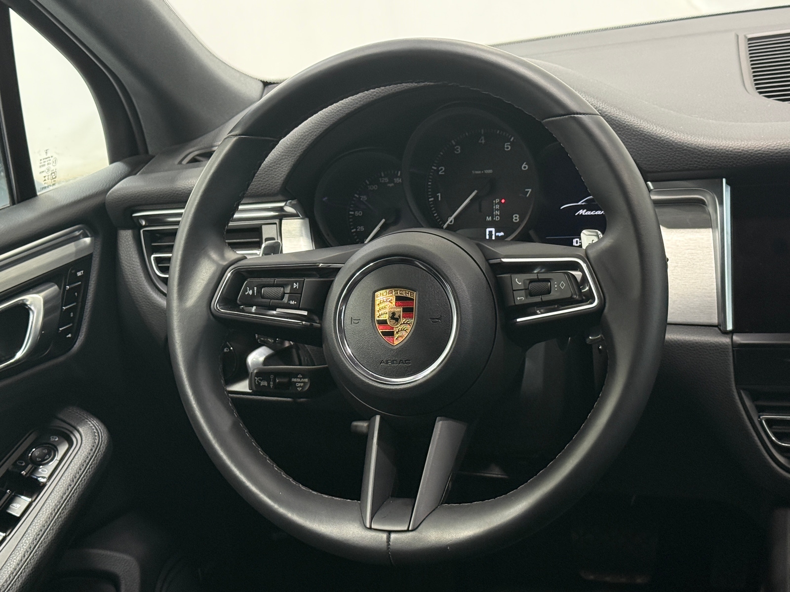 Thumbnail: 2024 Porsche Macan - 4