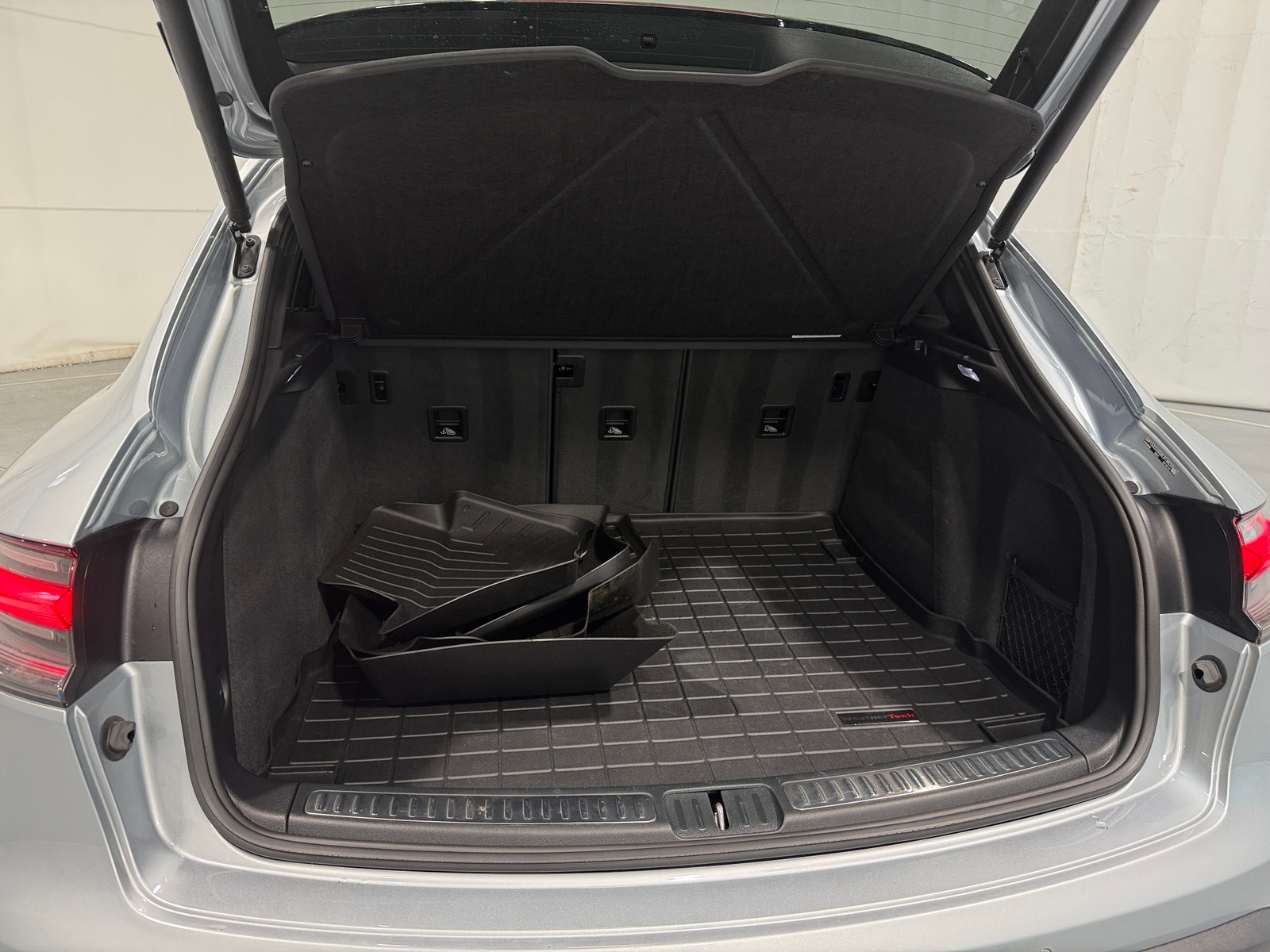 Thumbnail: 2024 Porsche Macan - 6