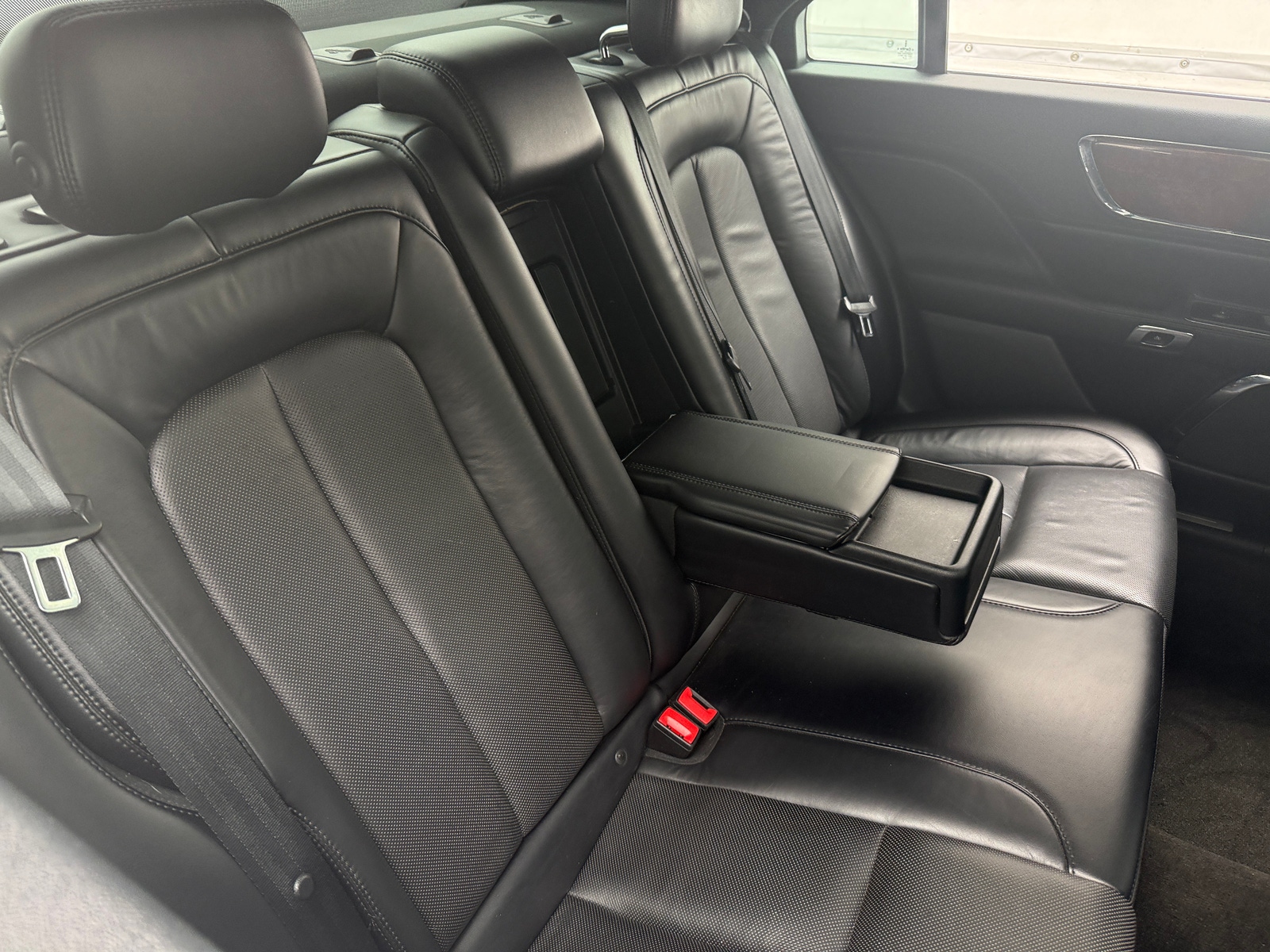 Thumbnail: 2020 Lincoln Continental - 5