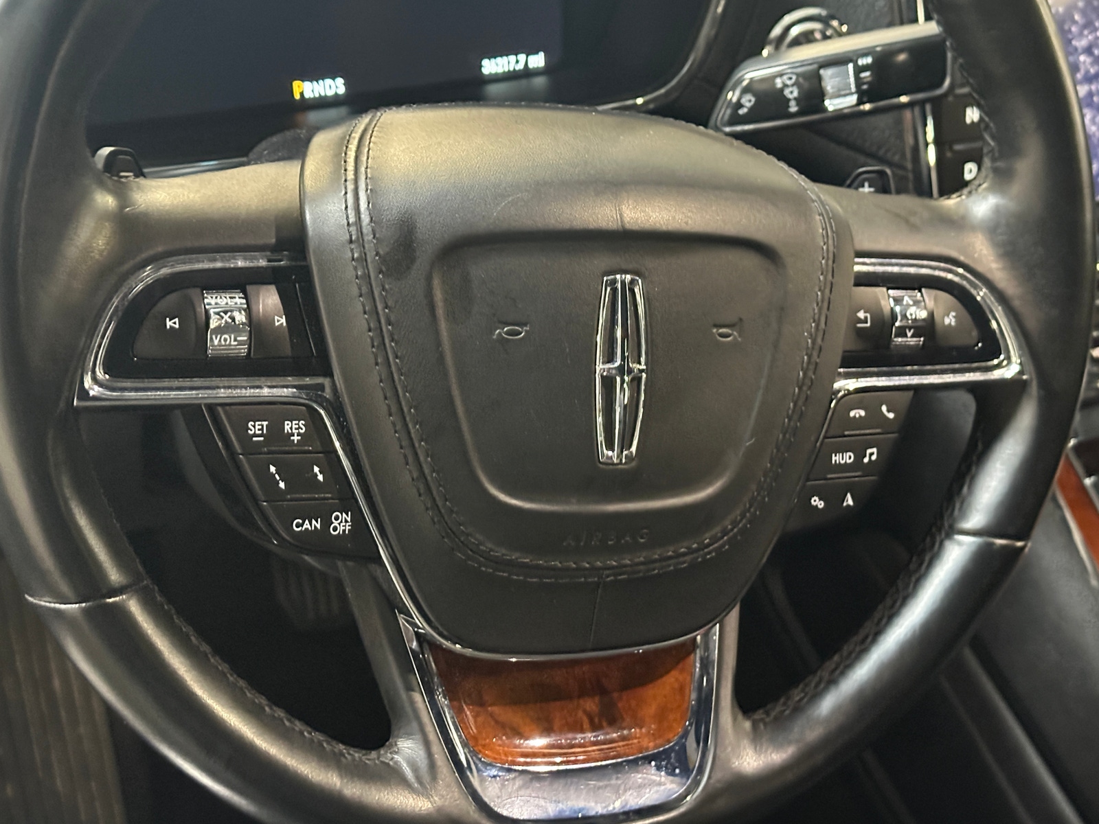 Thumbnail: 2020 Lincoln Continental - 4