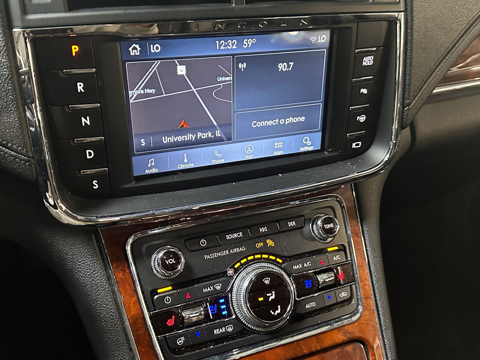 Thumbnail: 2020 Lincoln Continental - 3