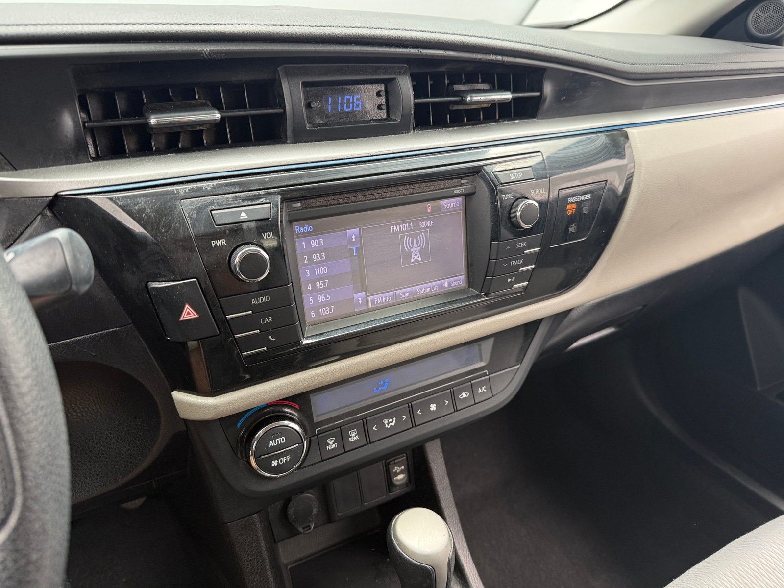 Thumbnail: 2016 Toyota Corolla - 4