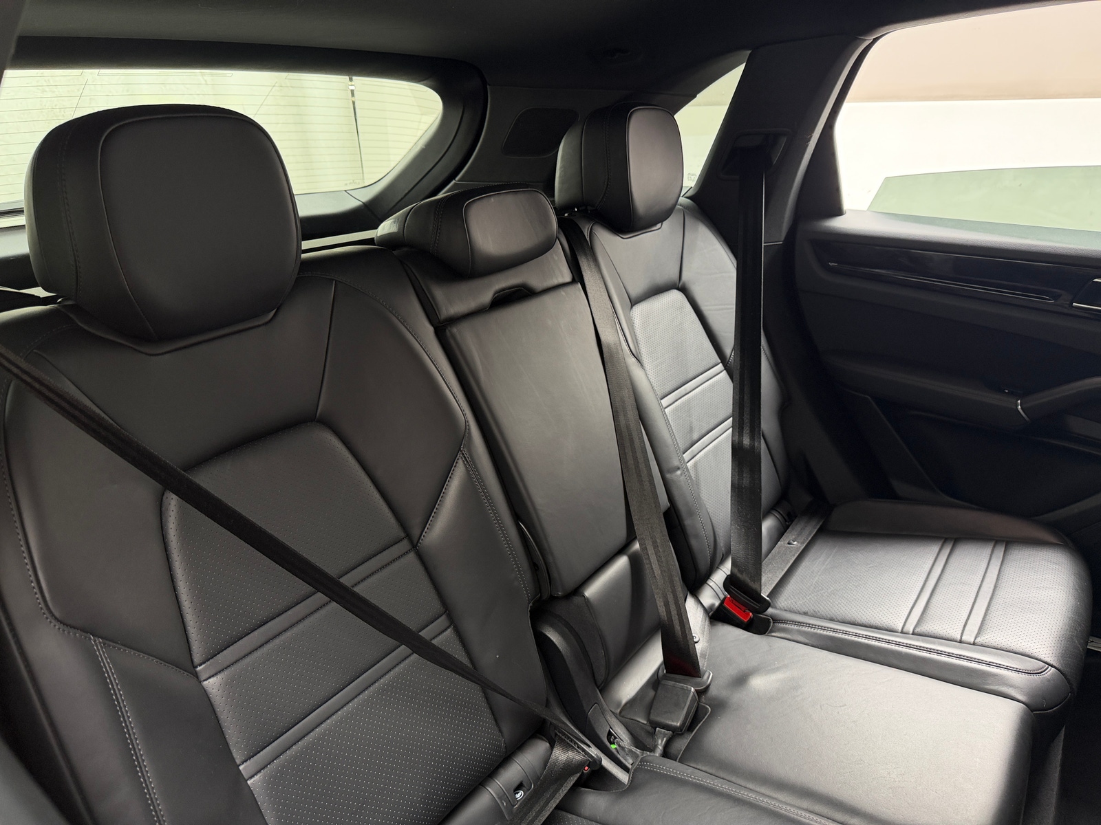 Thumbnail: 2022 Porsche Cayenne - 5