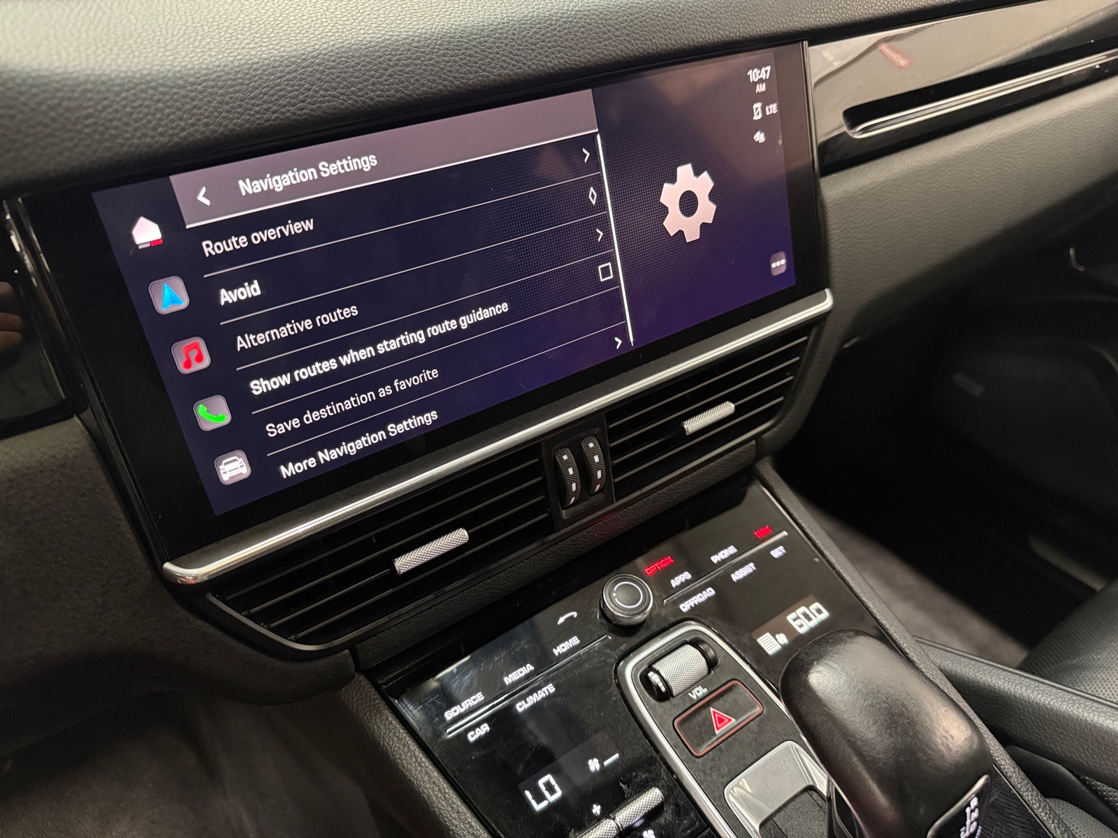 Thumbnail: 2022 Porsche Cayenne - 3