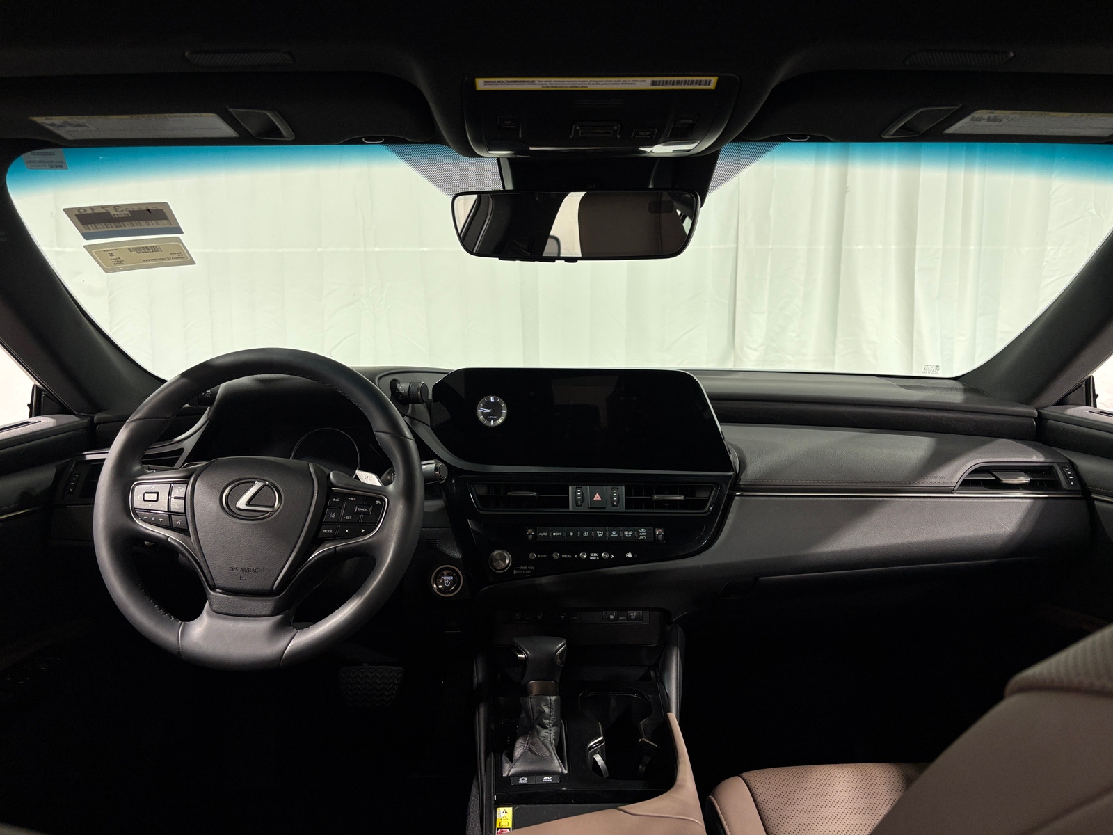 Thumbnail: 2023 Lexus ES - 2