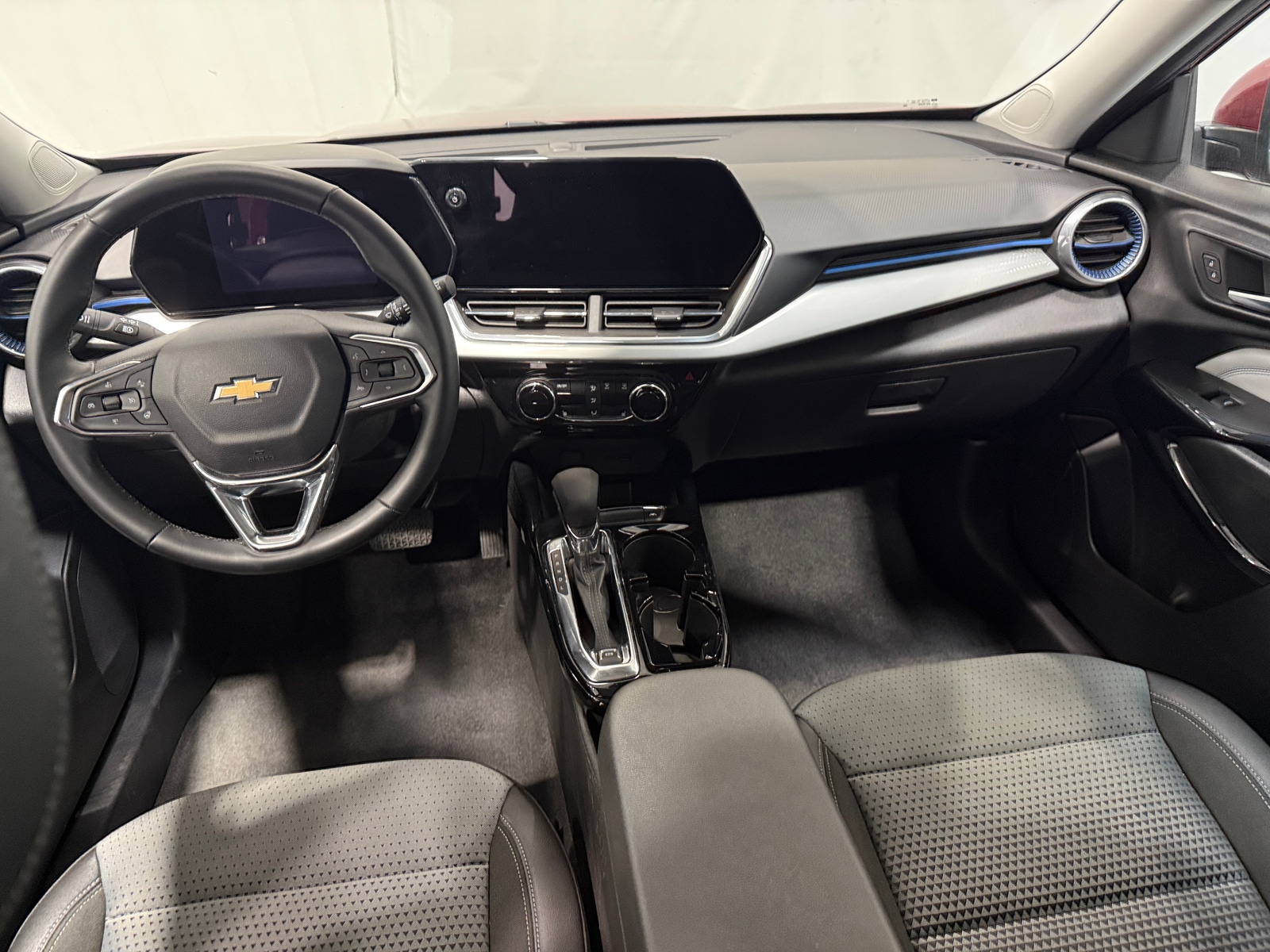 Thumbnail: 2025 Chevrolet Trax - 3