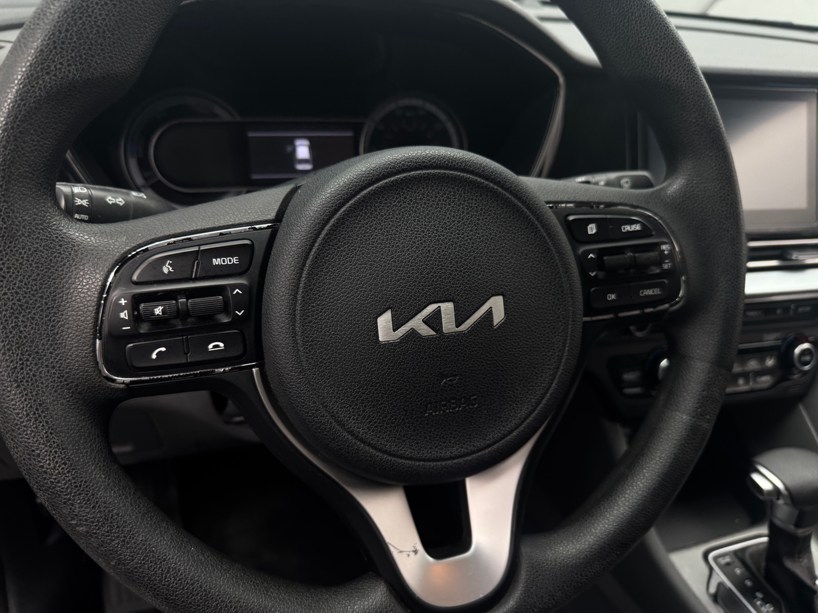 Thumbnail: 2022 Kia Niro - 5