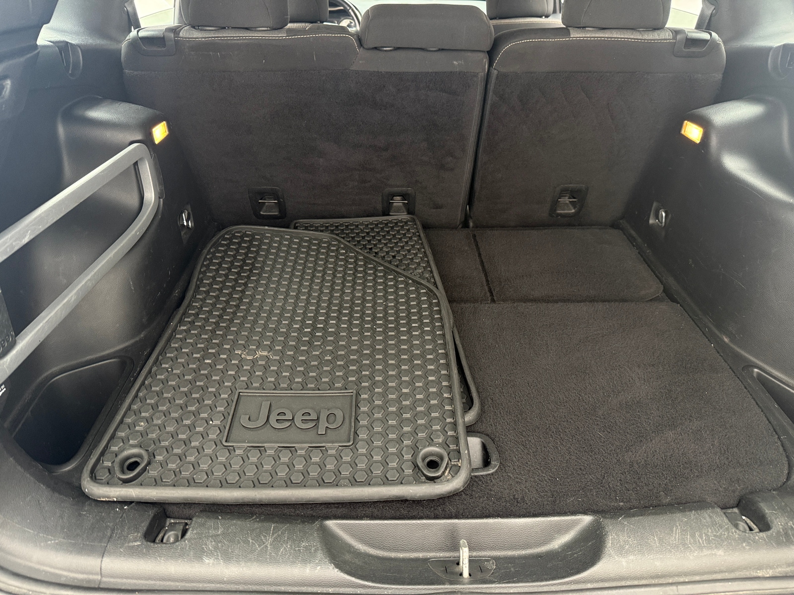 Thumbnail: 2016 Jeep Cherokee - 7