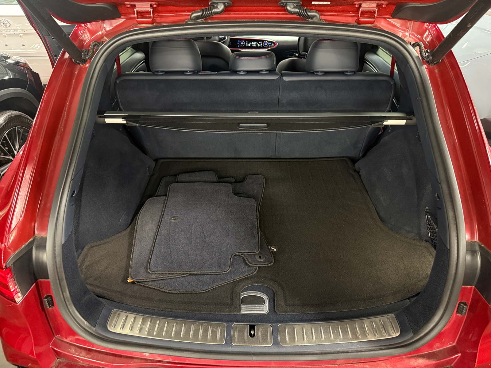 Thumbnail: 2022 Genesis GV70 - 6