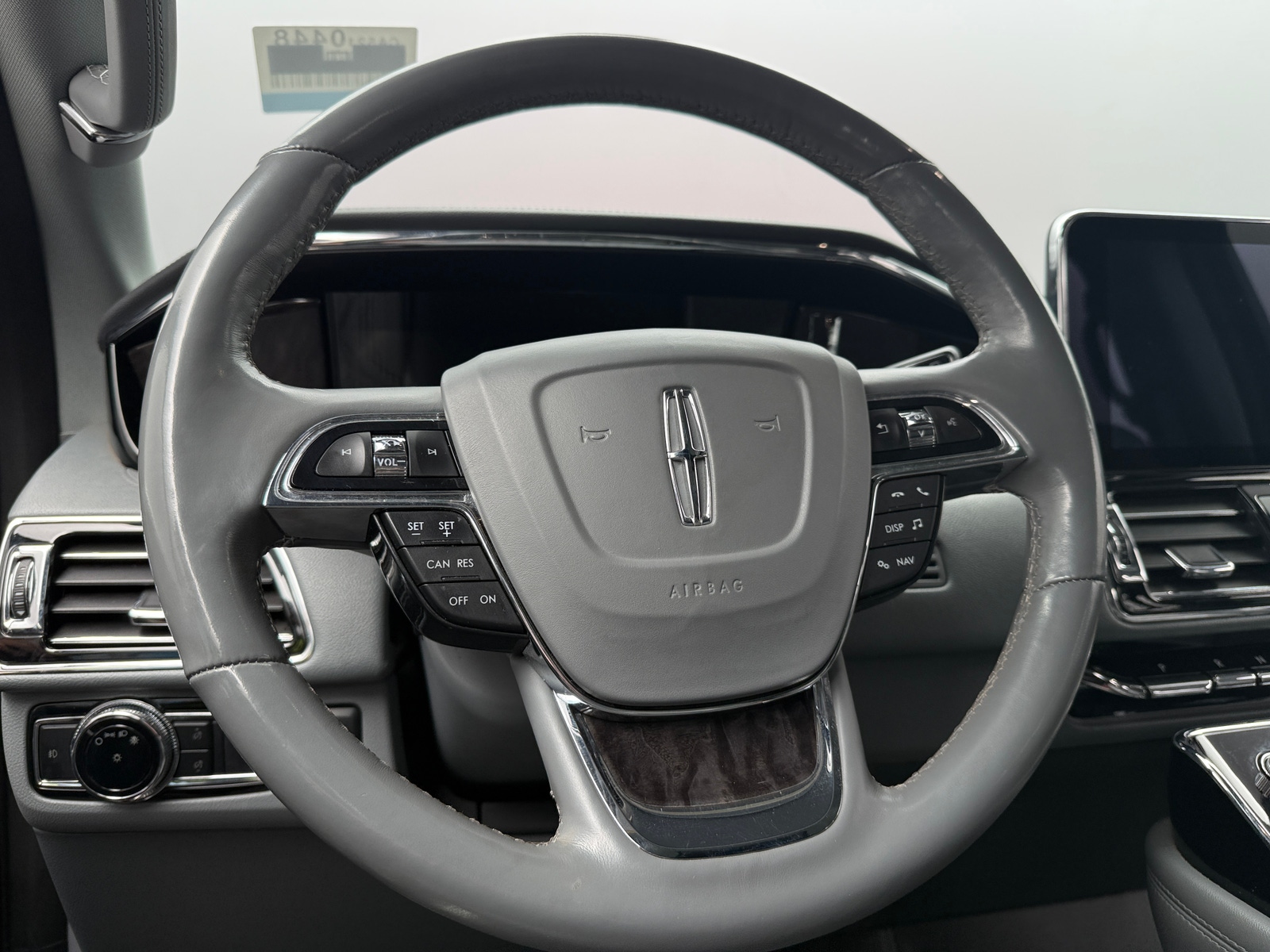 Thumbnail: 2019 Lincoln Navigator L - 4