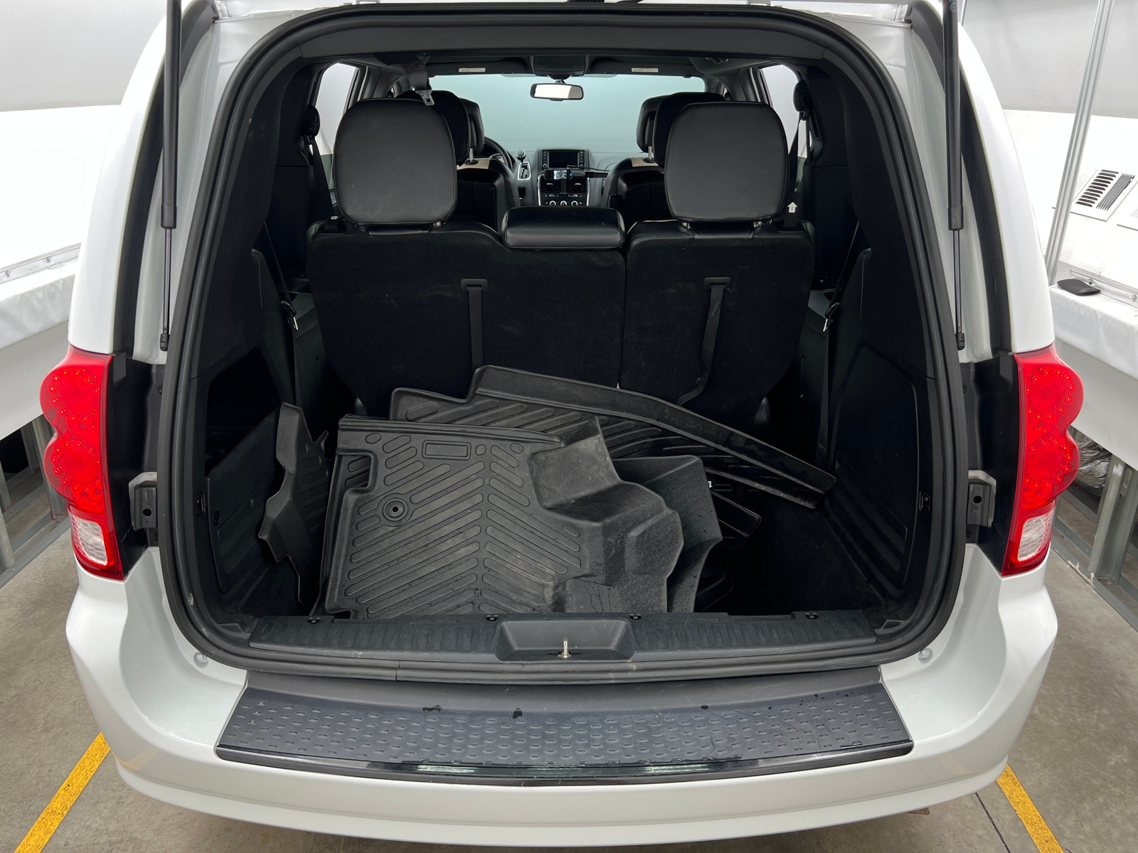 Thumbnail: 2016 Dodge Grand Caravan - 7