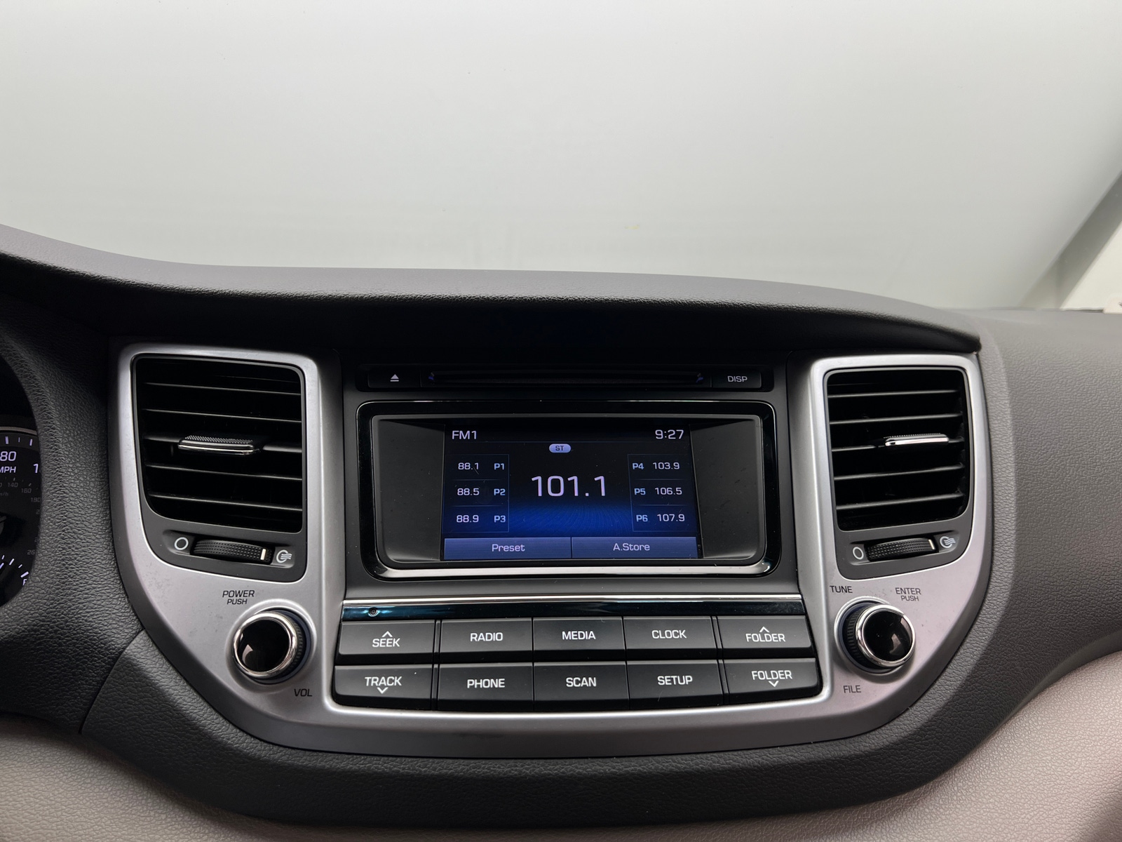 Thumbnail: 2018 Hyundai Tucson - 4