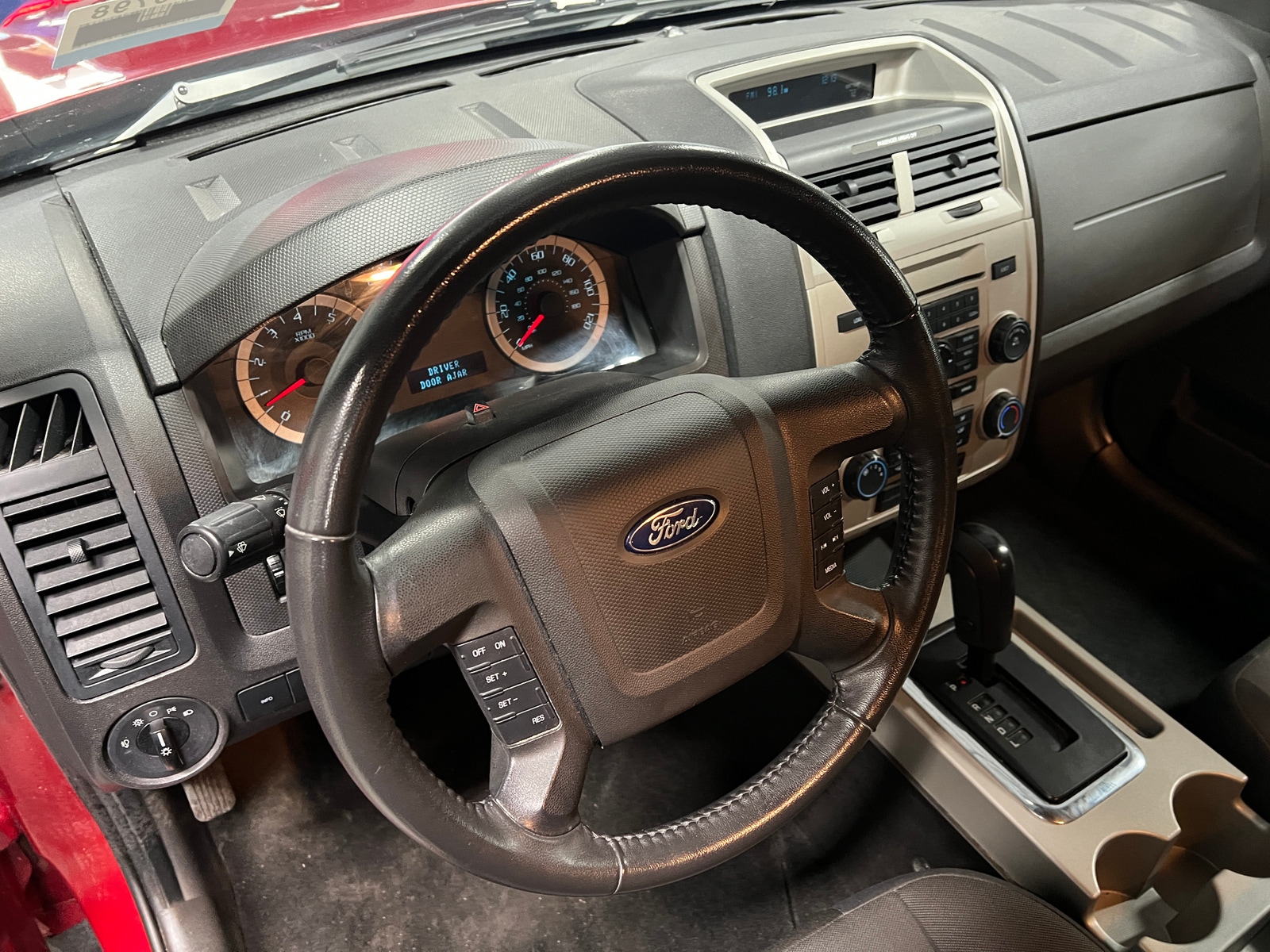 Thumbnail: 2010 Ford Escape - 5