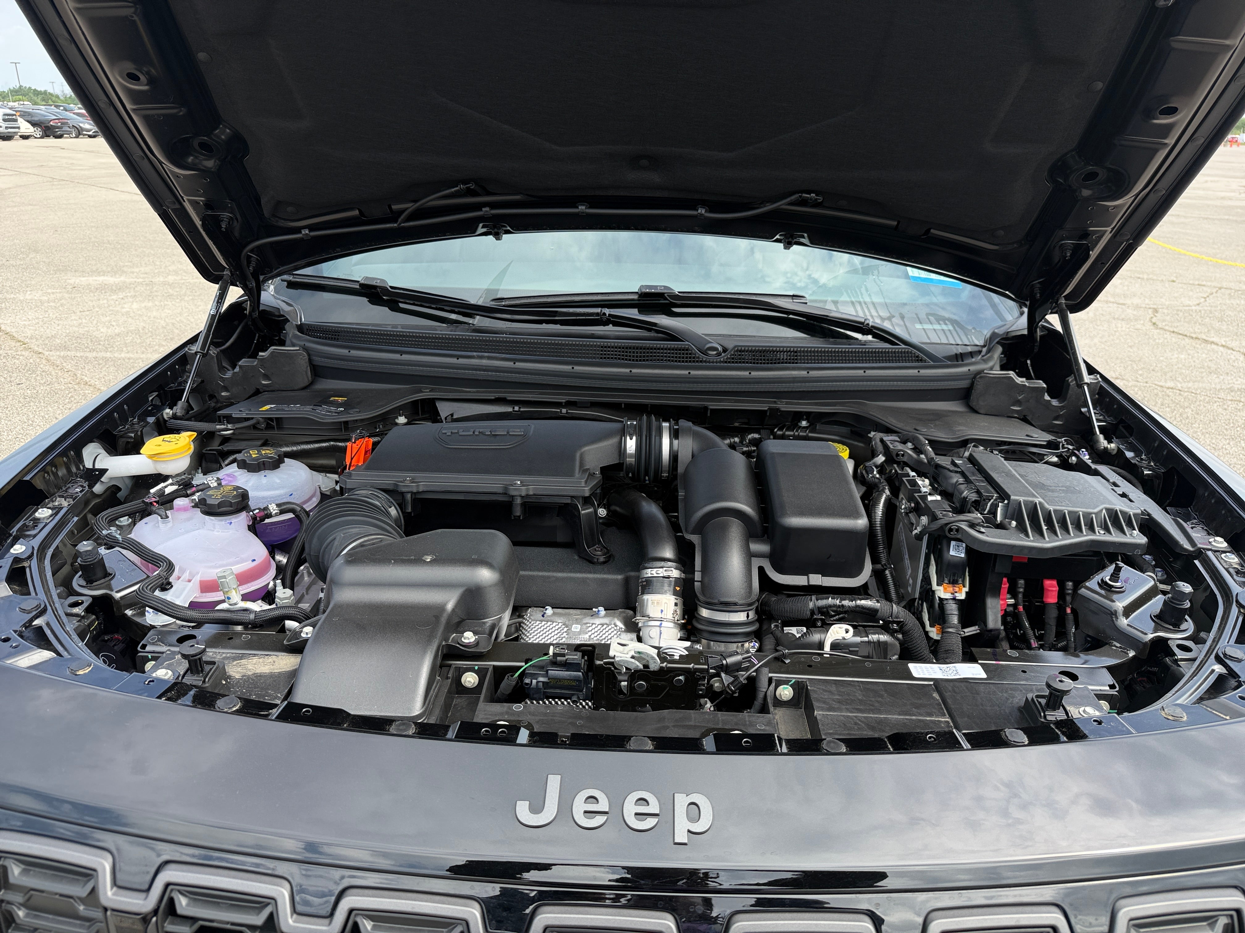 2026 Jeep Cherokee Laredo HEV 4X4's photo