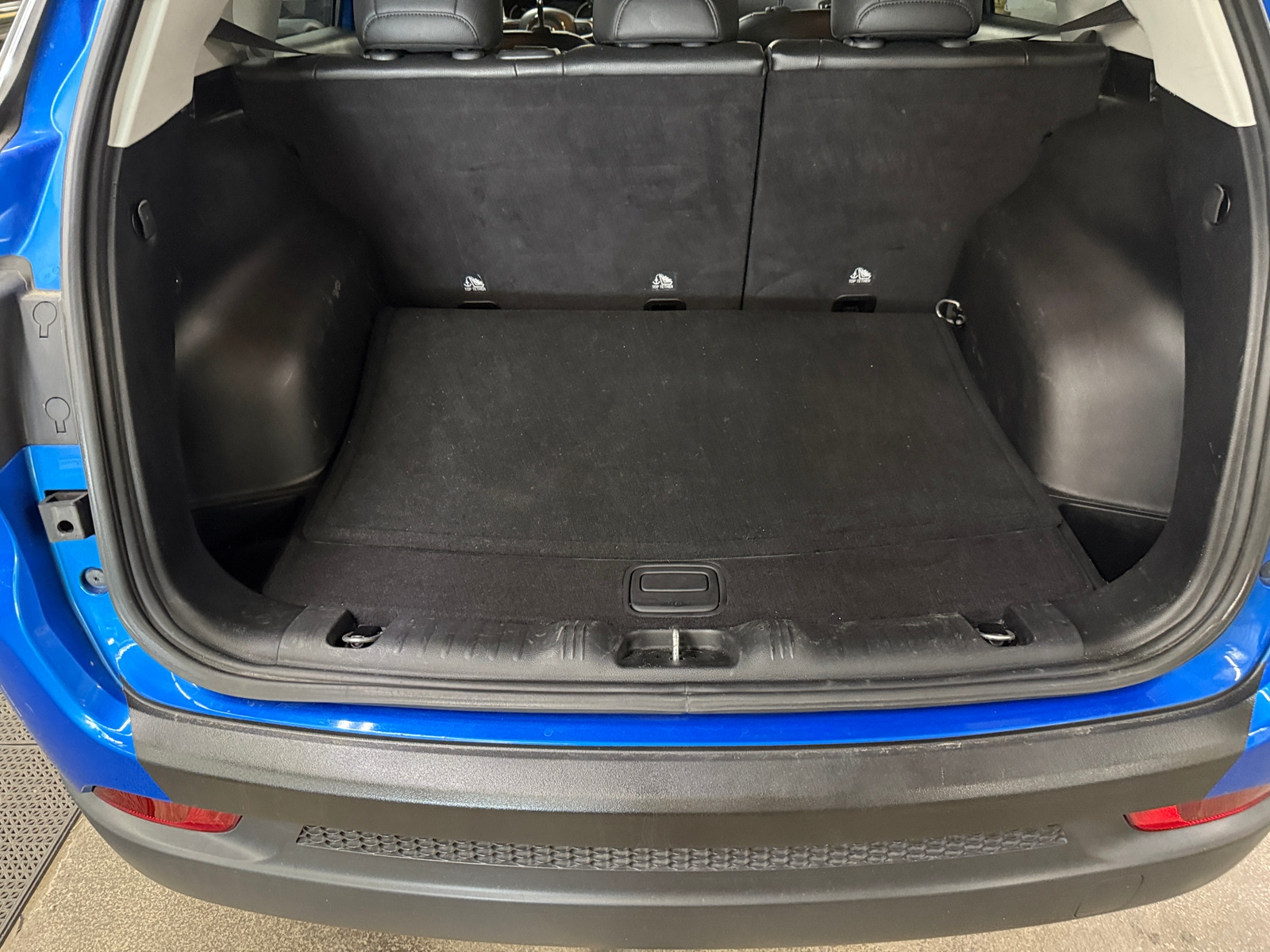 Thumbnail: 2019 Jeep Compass - 6