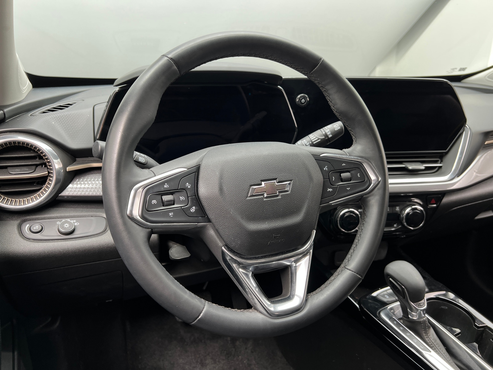 Thumbnail: 2024 Chevrolet Trax - 5