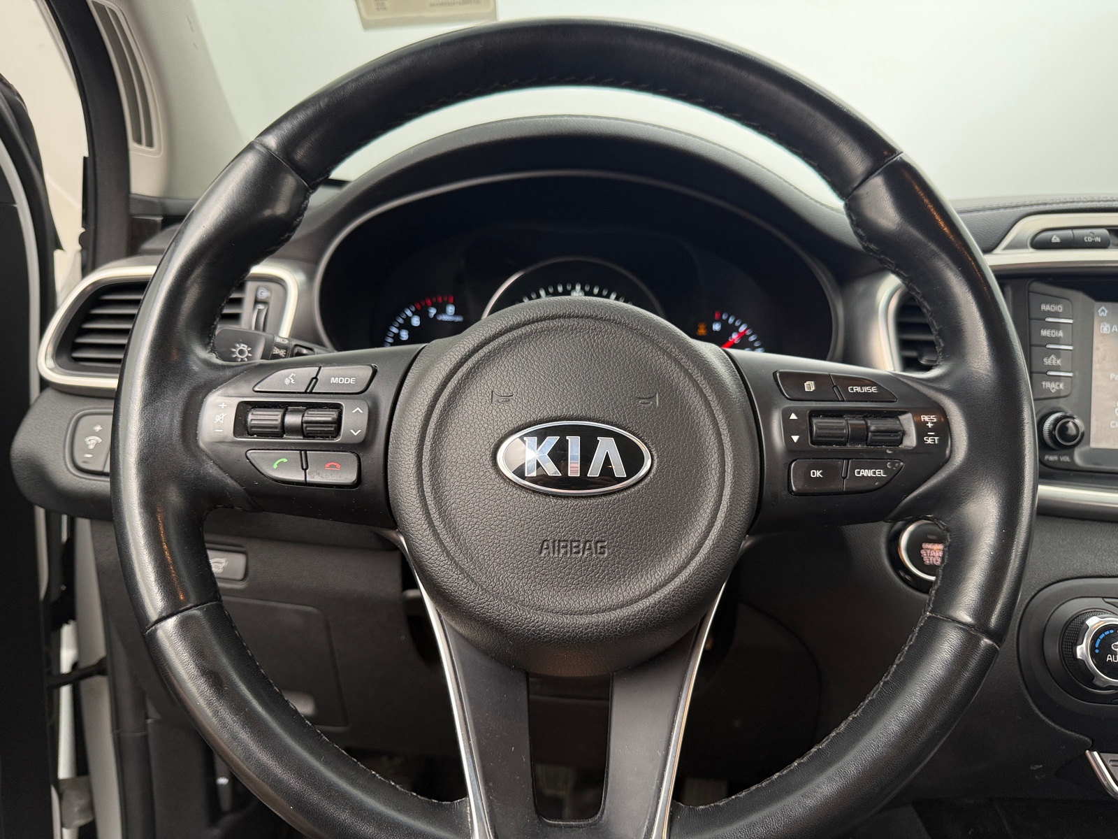 Thumbnail: 2018 Kia Sorento - 4