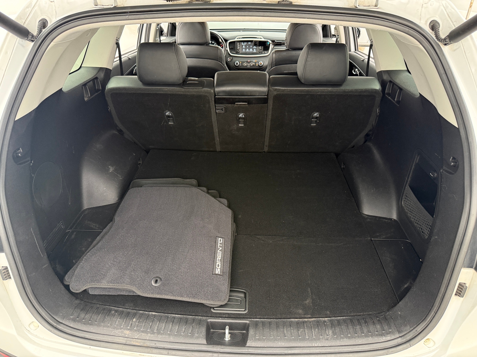 Thumbnail: 2018 Kia Sorento - 6