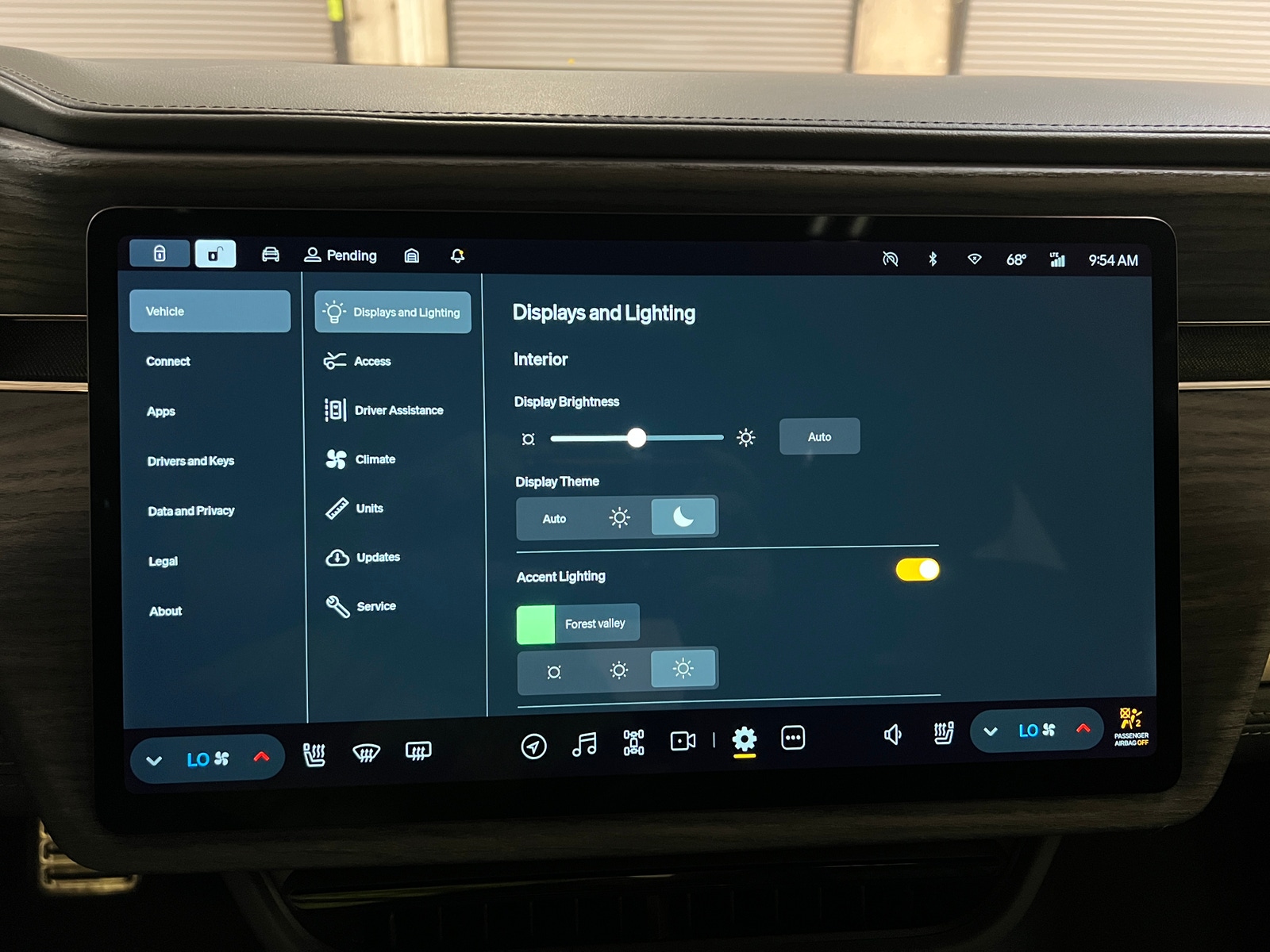 Thumbnail: 2022 Rivian R1T - 3