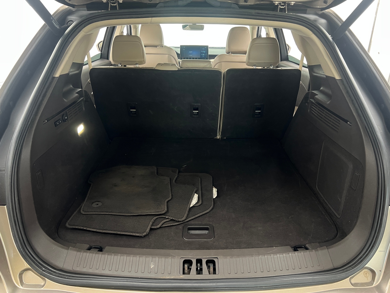 Thumbnail: 2021 Lincoln Nautilus - 6