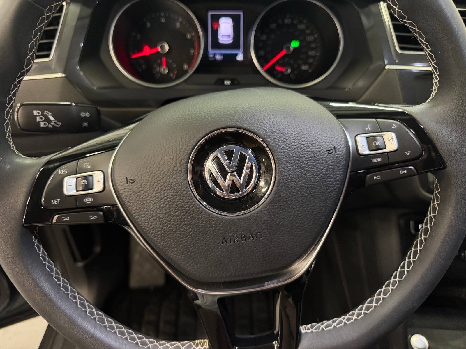 Thumbnail: 2021 Volkswagen Tiguan - 4