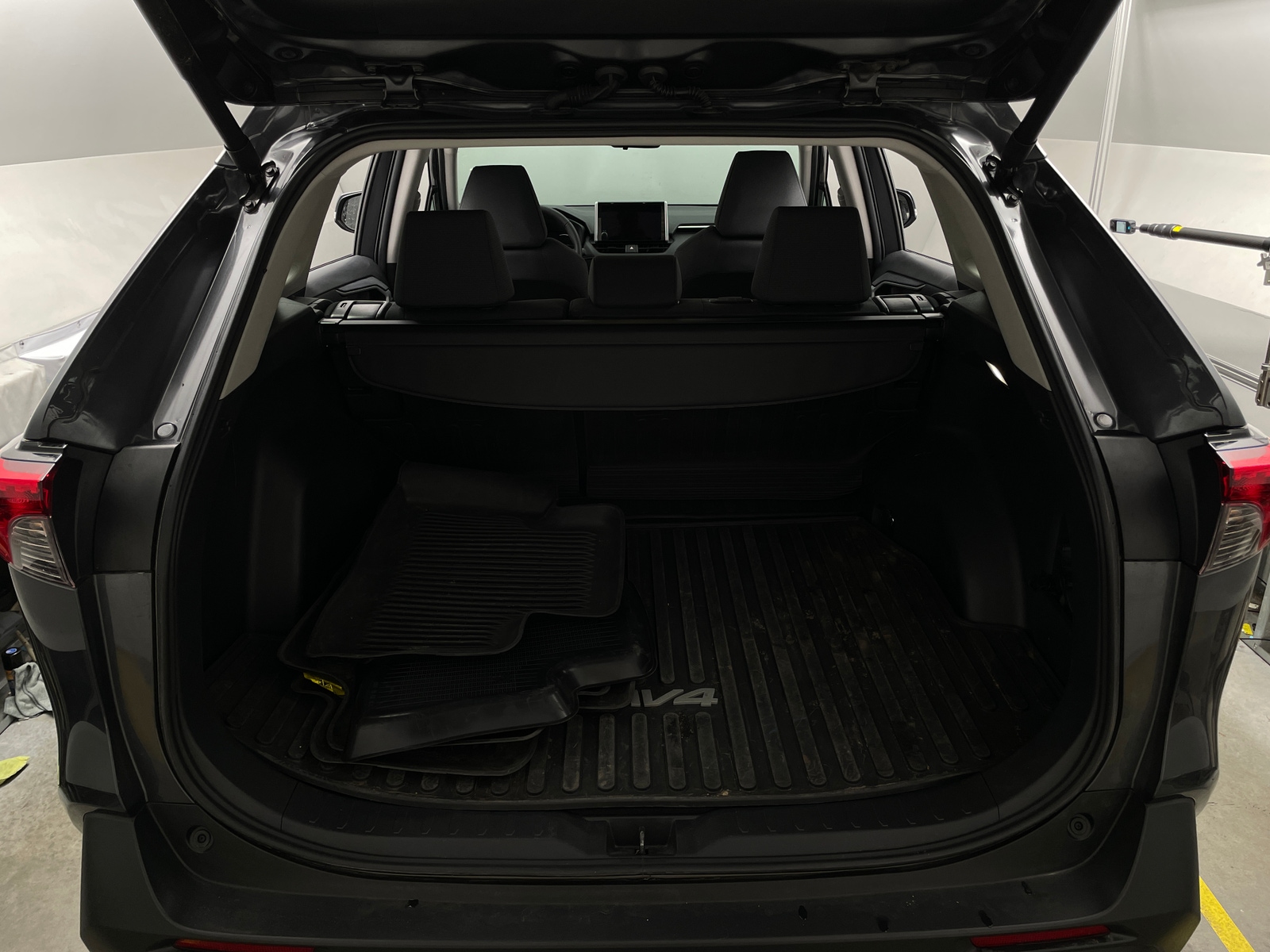 Thumbnail: 2025 Toyota RAV4 - 7