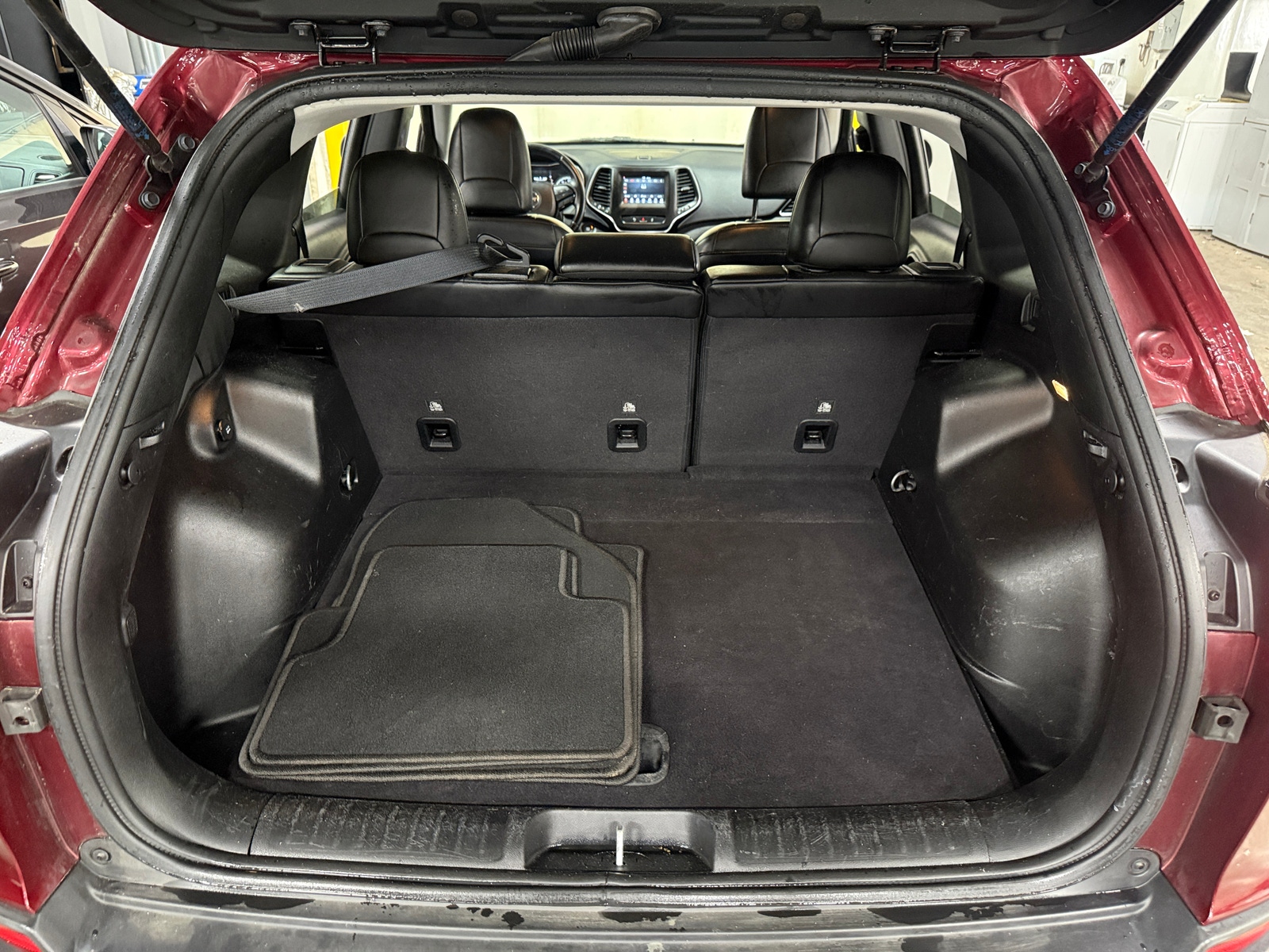 Thumbnail: 2021 Jeep Cherokee - 7