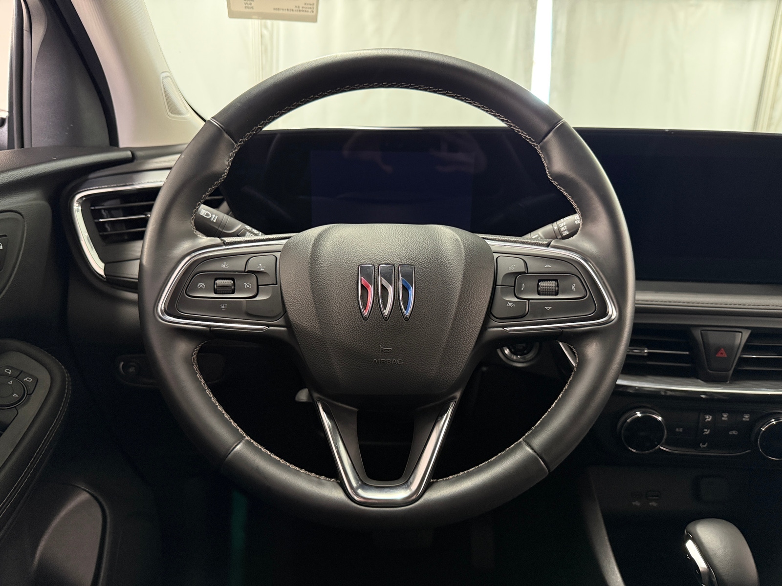 Thumbnail: 2025 Buick Encore GX - 4