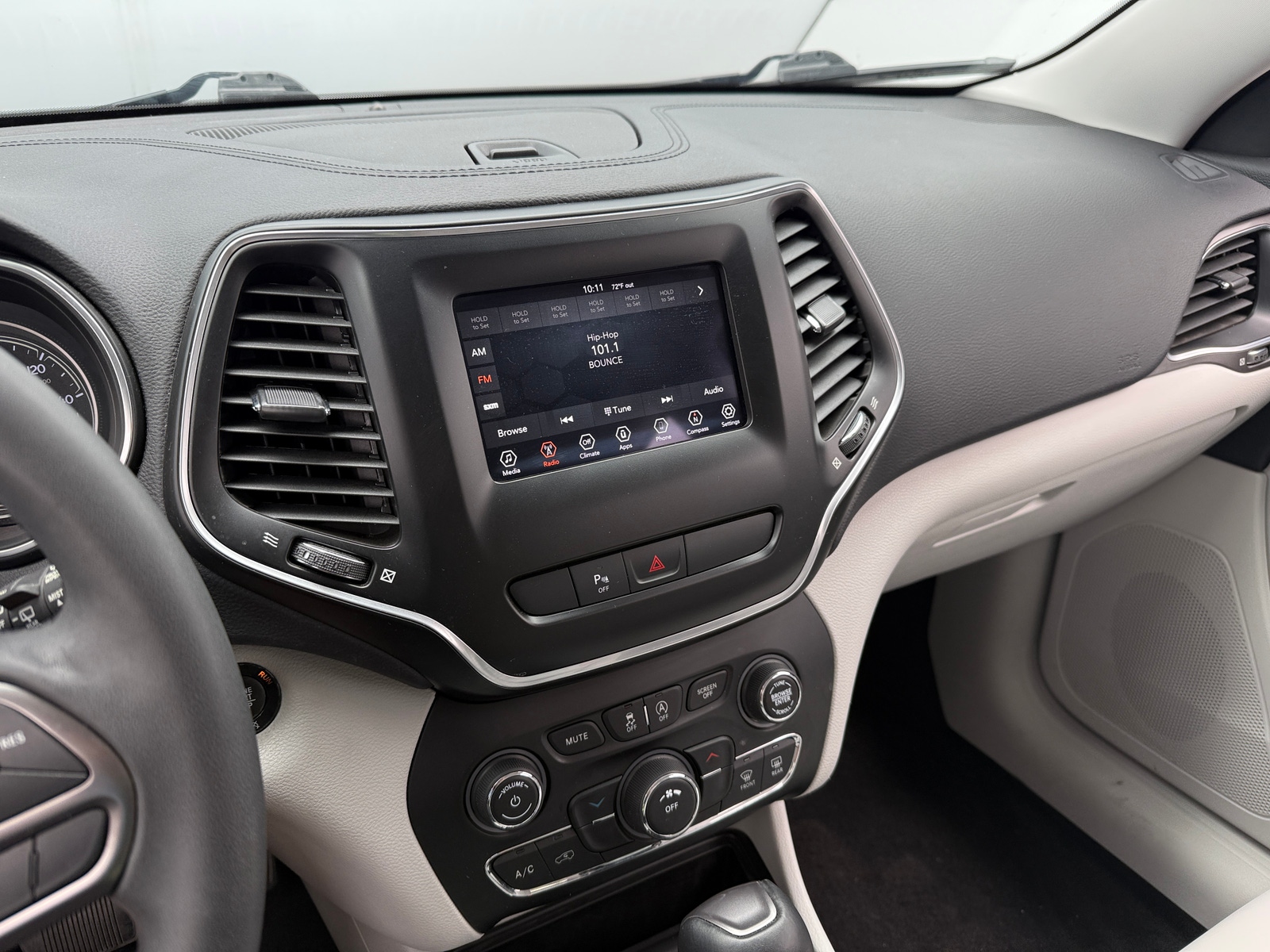 Thumbnail: 2020 Jeep Cherokee - 4