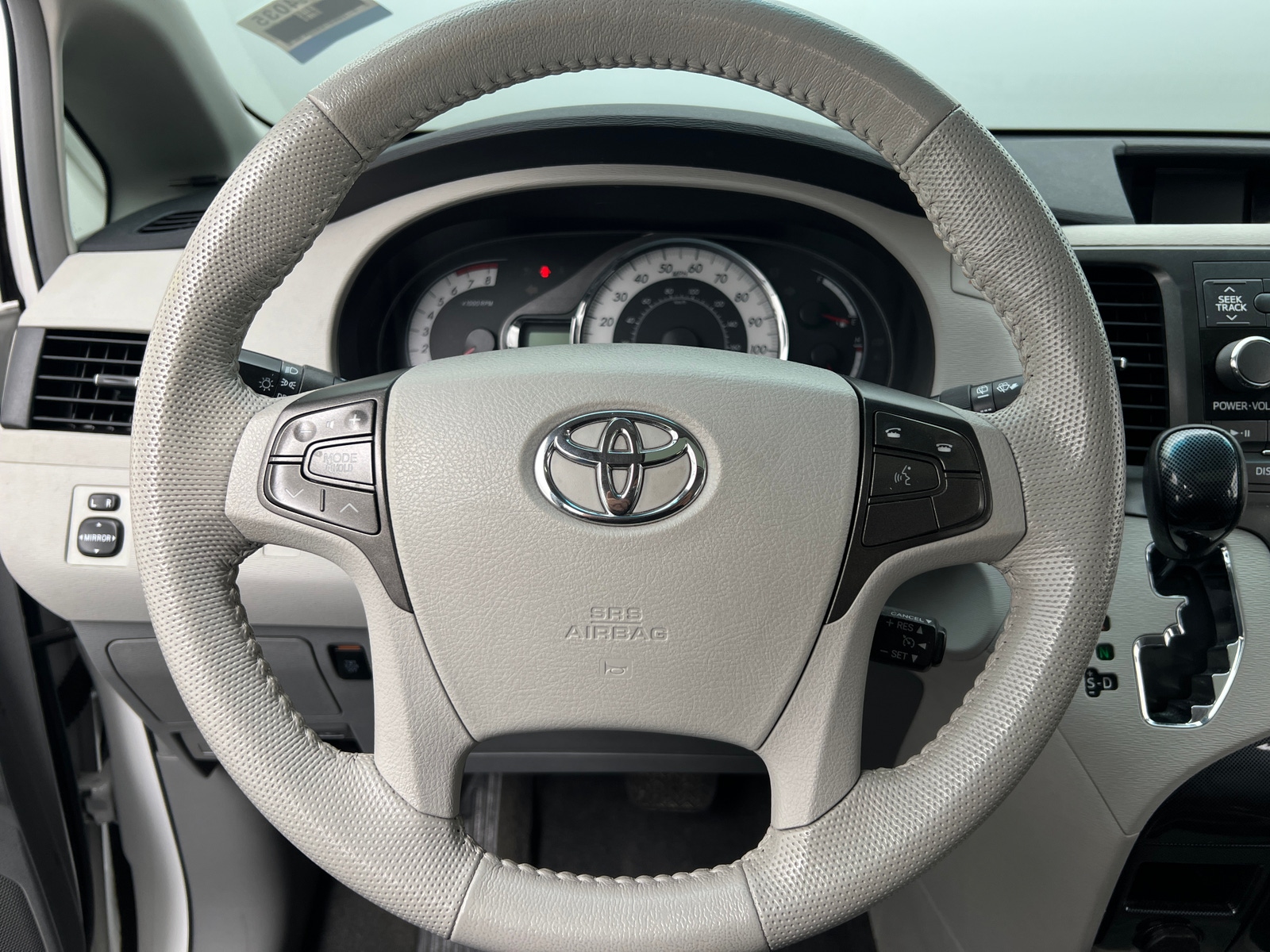 Thumbnail: 2011 Toyota Sienna - 4