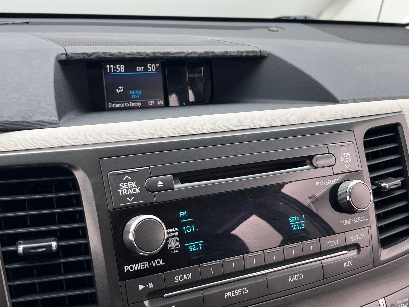 Thumbnail: 2011 Toyota Sienna - 3