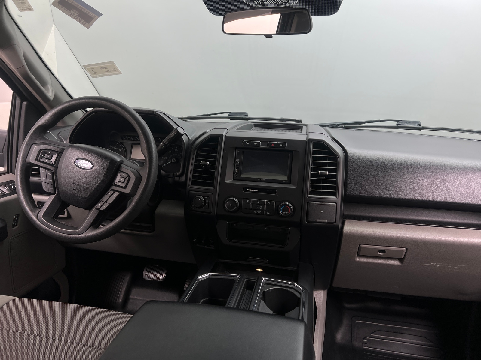 Thumbnail: 2016 Ford Econoline - 3